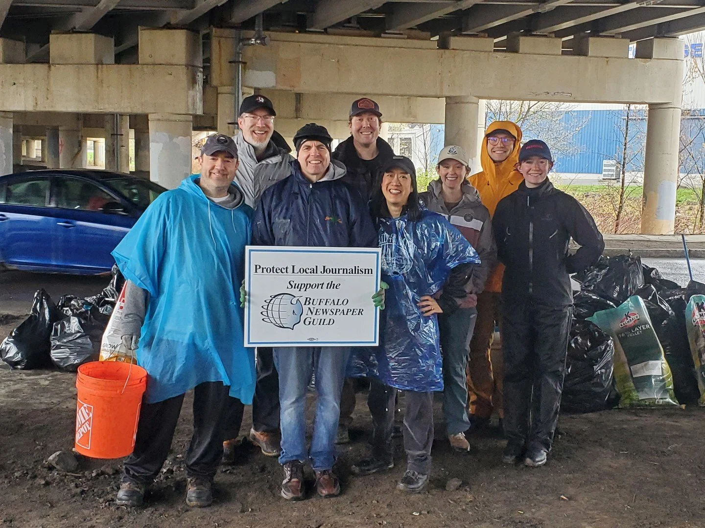 Undaunted by rain, Guild members and friends were proud to again join @bnwaterkeeper spring cleanup Saturday, along the Scajaquada shoreline. Everything from discarded bottles to abandoned construction material got hauled to the curb. We believe in p