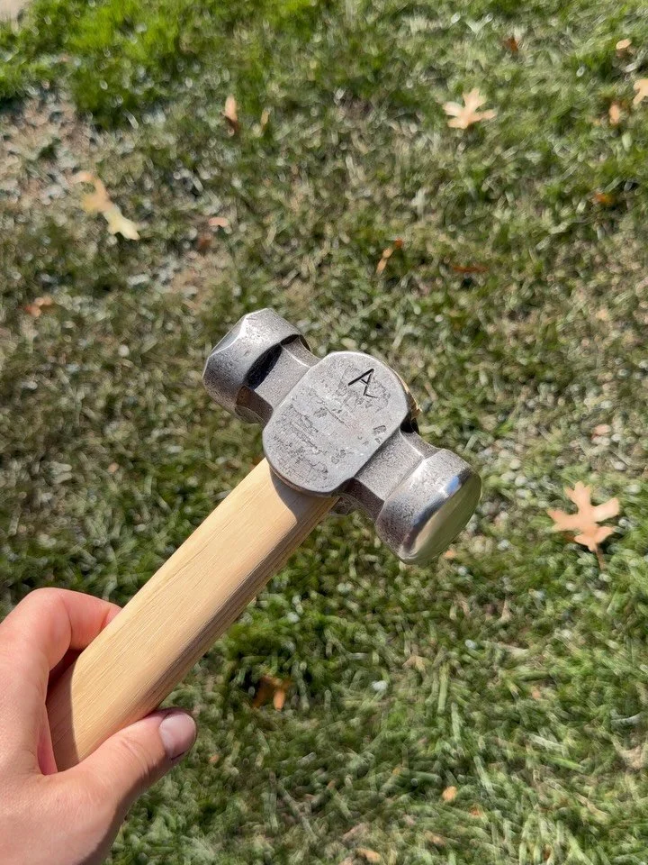Look at this absolute stunner 😍
I can&rsquo;t wait to break in my new rounding hammer from @andrew_larson_blacksmith this weekend! I love the look of fullered hammers and @andrew_larson_blacksmith is a fantastic tool maker that I&rsquo;m happy to su