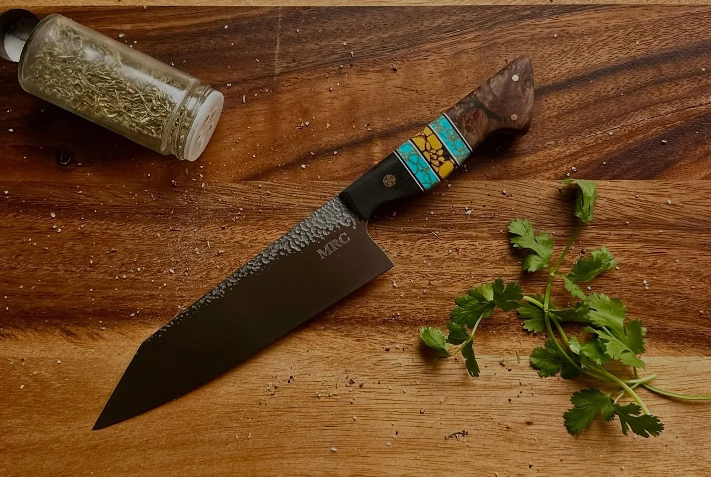 Just finished up this custom K-Tip! 😍
.
Nitro-V Stainless Steel from @nj_steelbaron 
CrossCut carbon fiber, TruStone, G10 and Hardware from @makermaterialsupply 
You already know that beautiful Burl is from @worldwide_burl 
Stabilized and dyed by MR