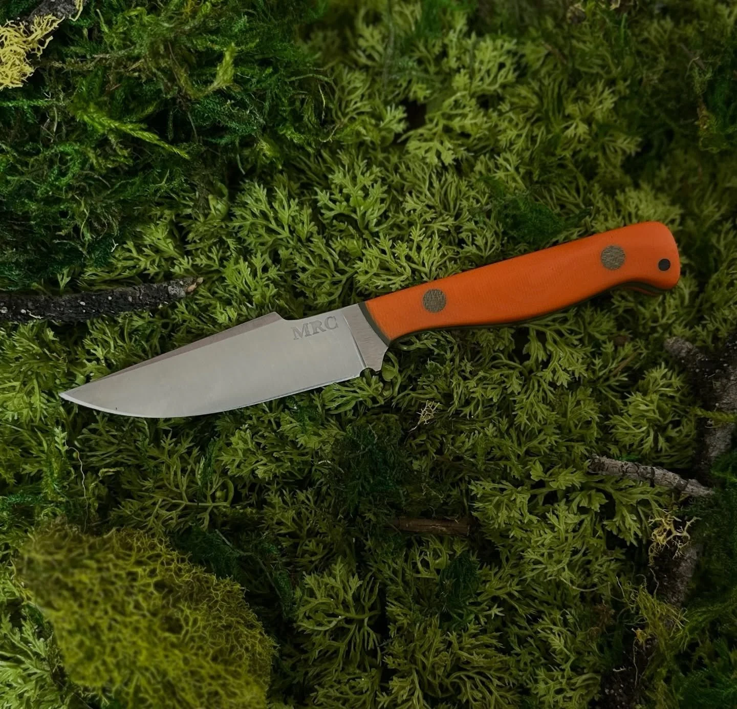 I&rsquo;m still working on customs I can&rsquo;t post yet so here&rsquo;s an available piece I forgot to post!
.
After this month I&rsquo;ll be showing off a lot more as I&rsquo;ll be doing more volume and working on my own designs. I&rsquo;m putting