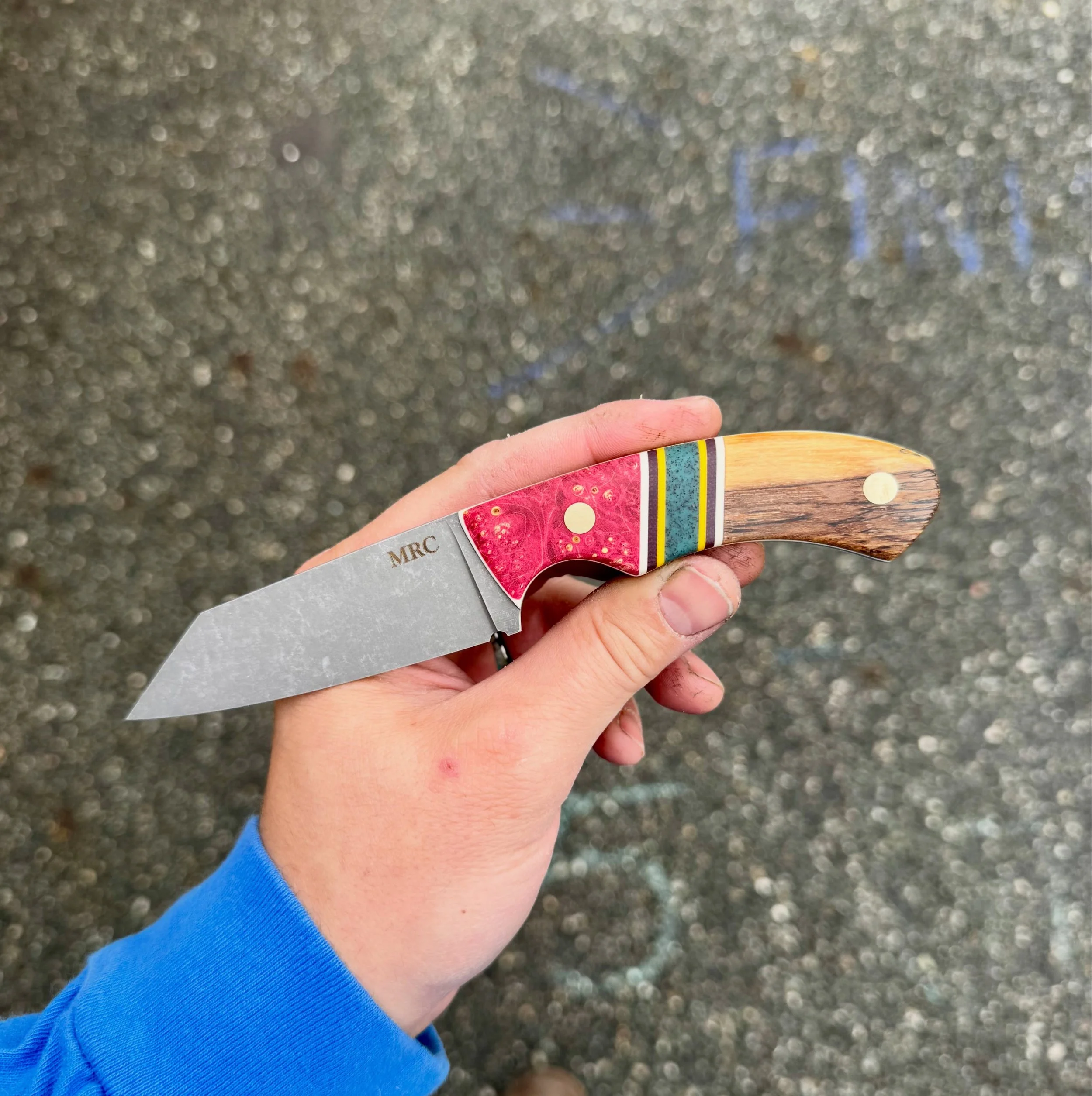What in tarnation is going on!? Can you believe I have another completed piece that&rsquo;s available!?
.
Acid Stonewashed CPM S30V from @nj_steelbaron 
Box Elder Burl and Stabilized Pecan from @popsknifesupply 
G10, Micarta, @griptecofficial GripX, 