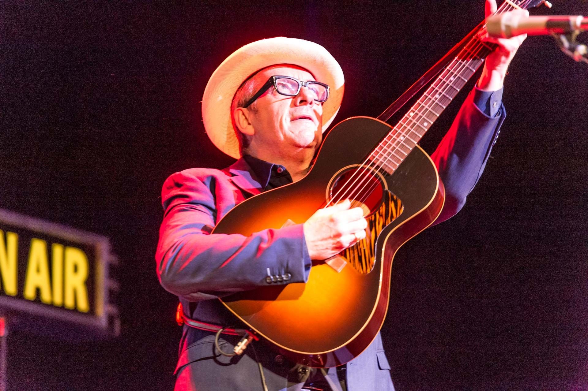 ELVIS-COSTELLO-123.jpg