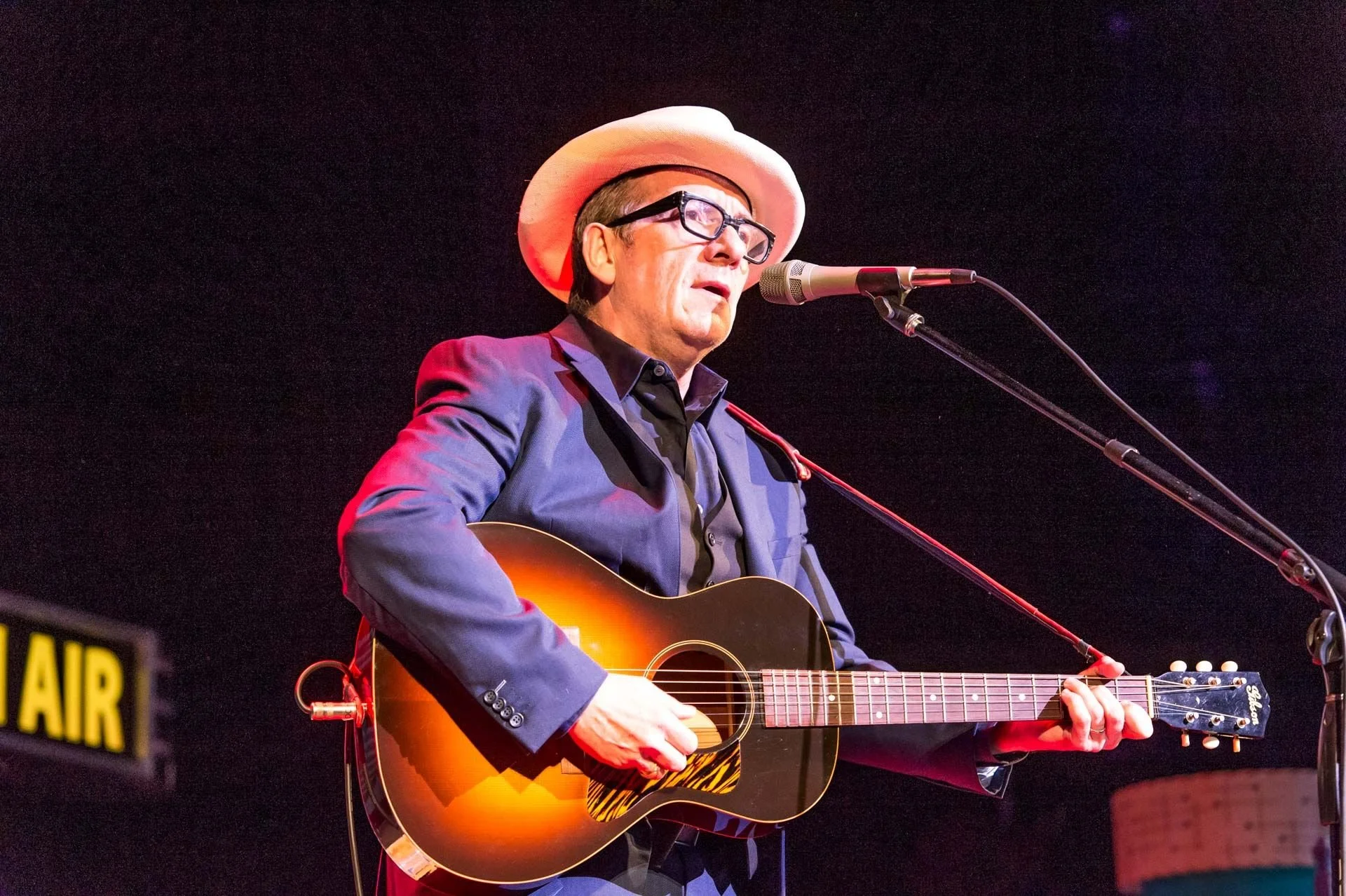 ELVIS-COSTELLO-125.jpg