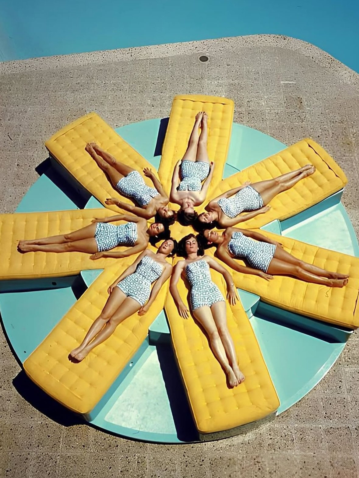 sunday inspo
@leflaneurclub