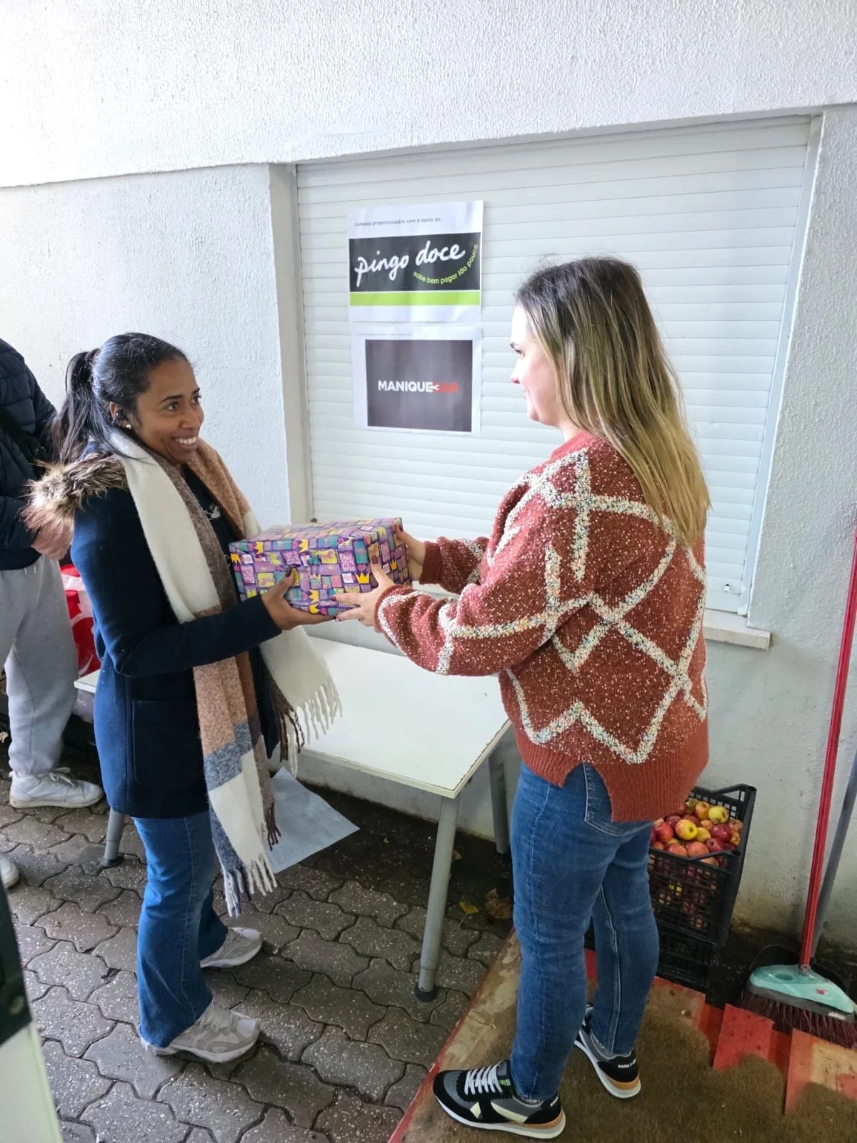 🎄❤️ A Maniquecar a contribuir para um Natal mais feliz

Este Natal, a Maniquecar teve o privil&eacute;gio de contribuir para um Natal mais aconchegante e feliz para cerca de 80 crian&ccedil;as do CESPA &ndash; Centro Social da Par&oacute;quia de N.&