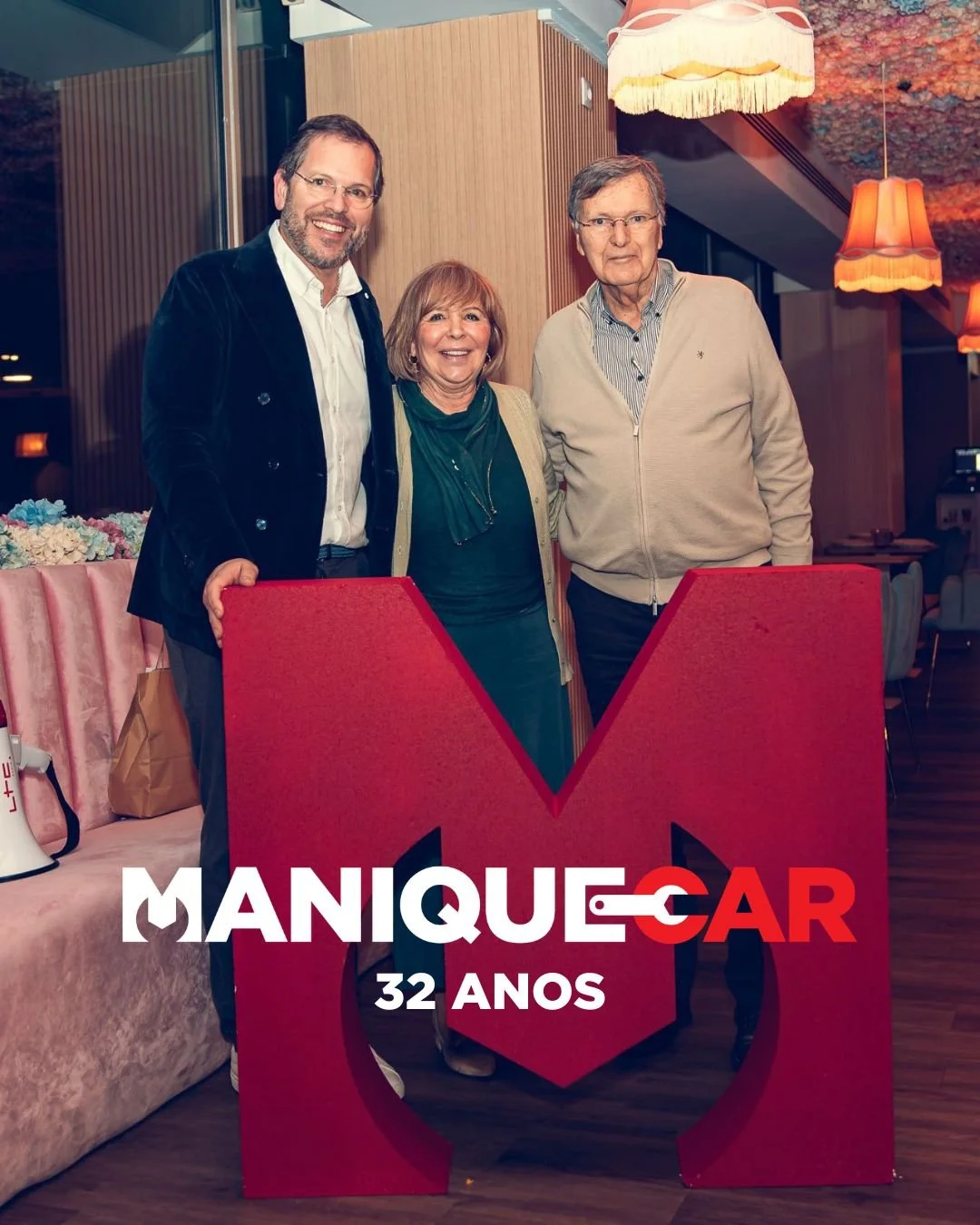 **32 anos de hist&oacute;ria. 32 anos de confian&ccedil;a. 🚗✨**

Hoje celebramos 32 anos da Maniquecar.
Uma hist&oacute;ria constru&iacute;da com trabalho, dedica&ccedil;&atilde;o e valores s&oacute;lidos, iniciada pelos seus fundadores e hoje conti