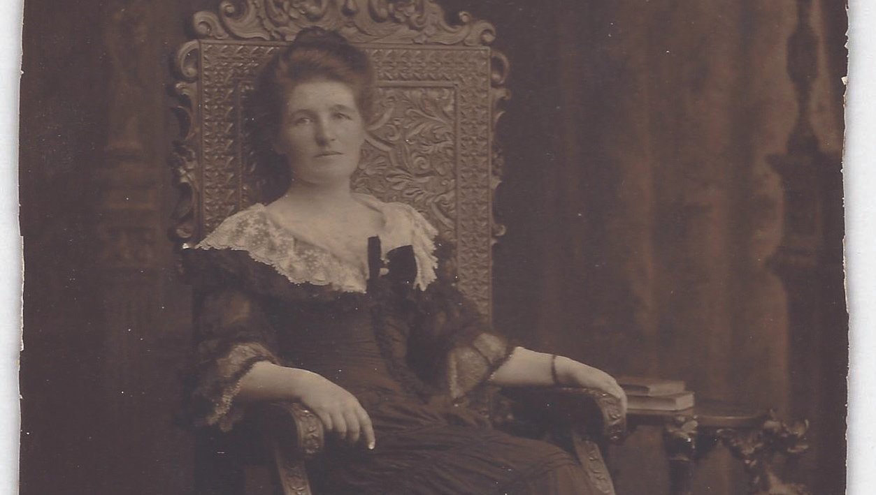 Dr. Elizabeth Gould Bell