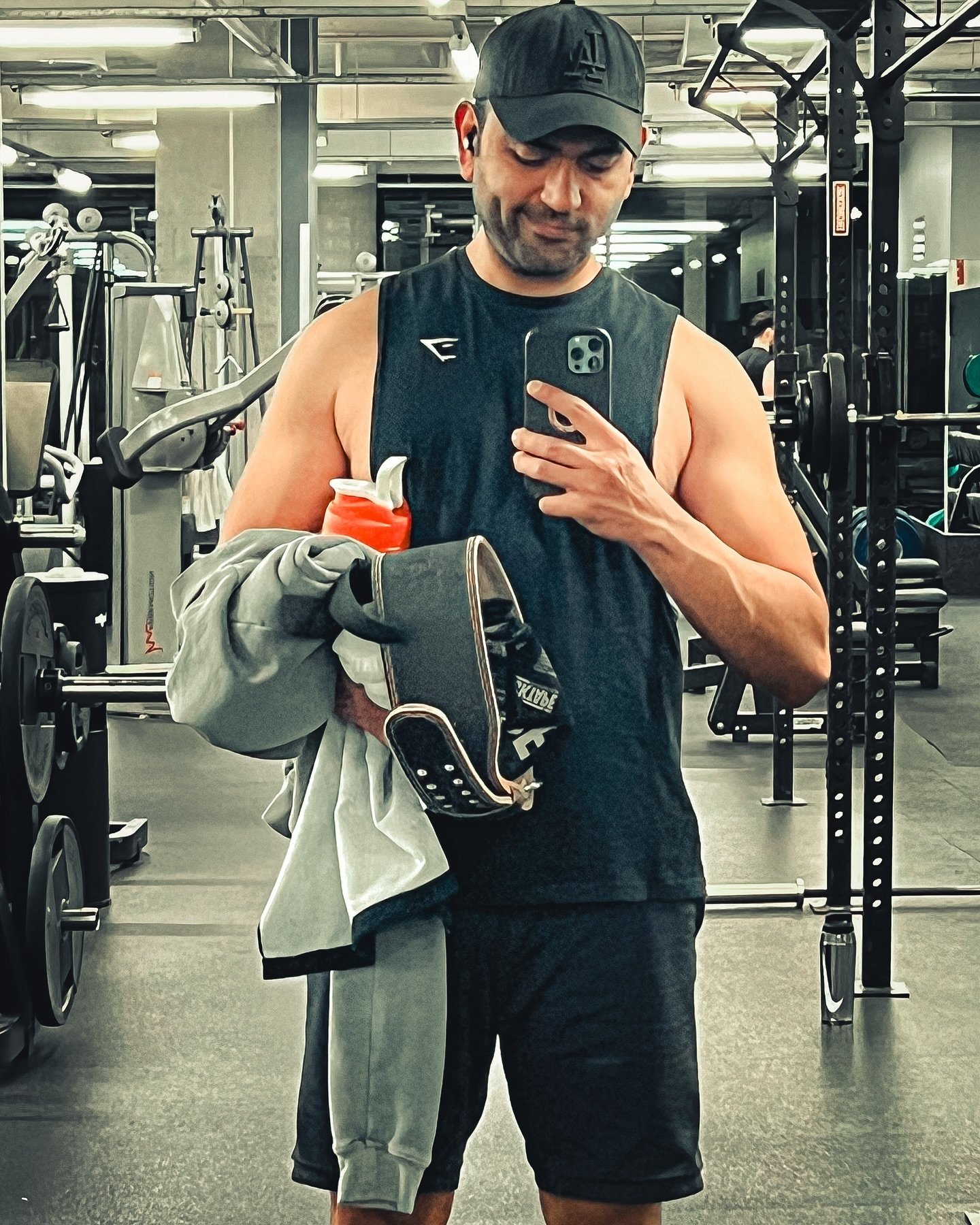 It felt SO good! 💪 Today marked my 9th workout since getting back on track after 6-weeks. Morning cardio ✅ Evening weights ✅ Tired but oh-so-satisfied! It's all about those small, consistent steps to regain that rhythm. Keep pushing, keep progressin