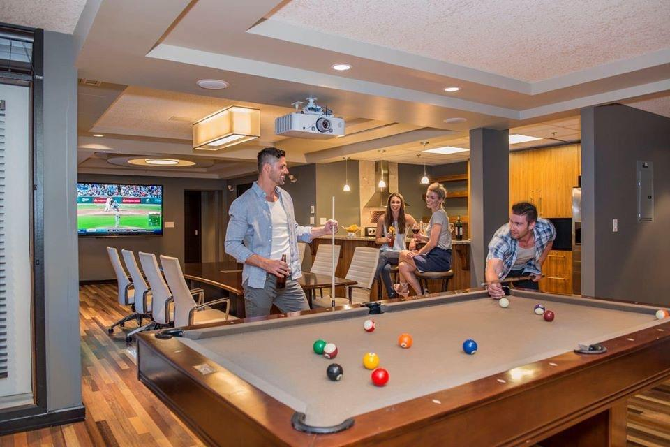 Bar & Pool Table