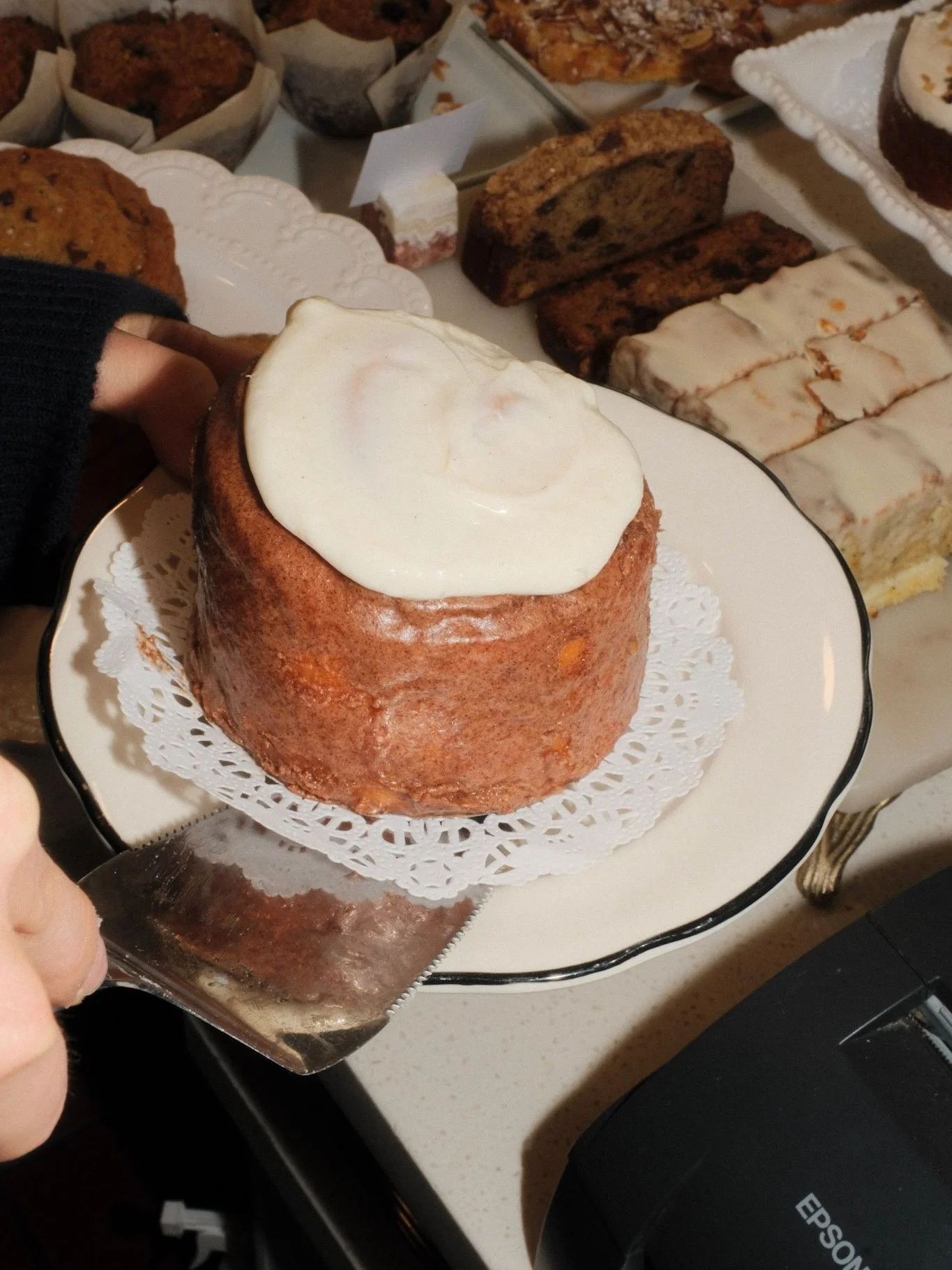 POV: you stop in and order a *warmed* cinnamon roll