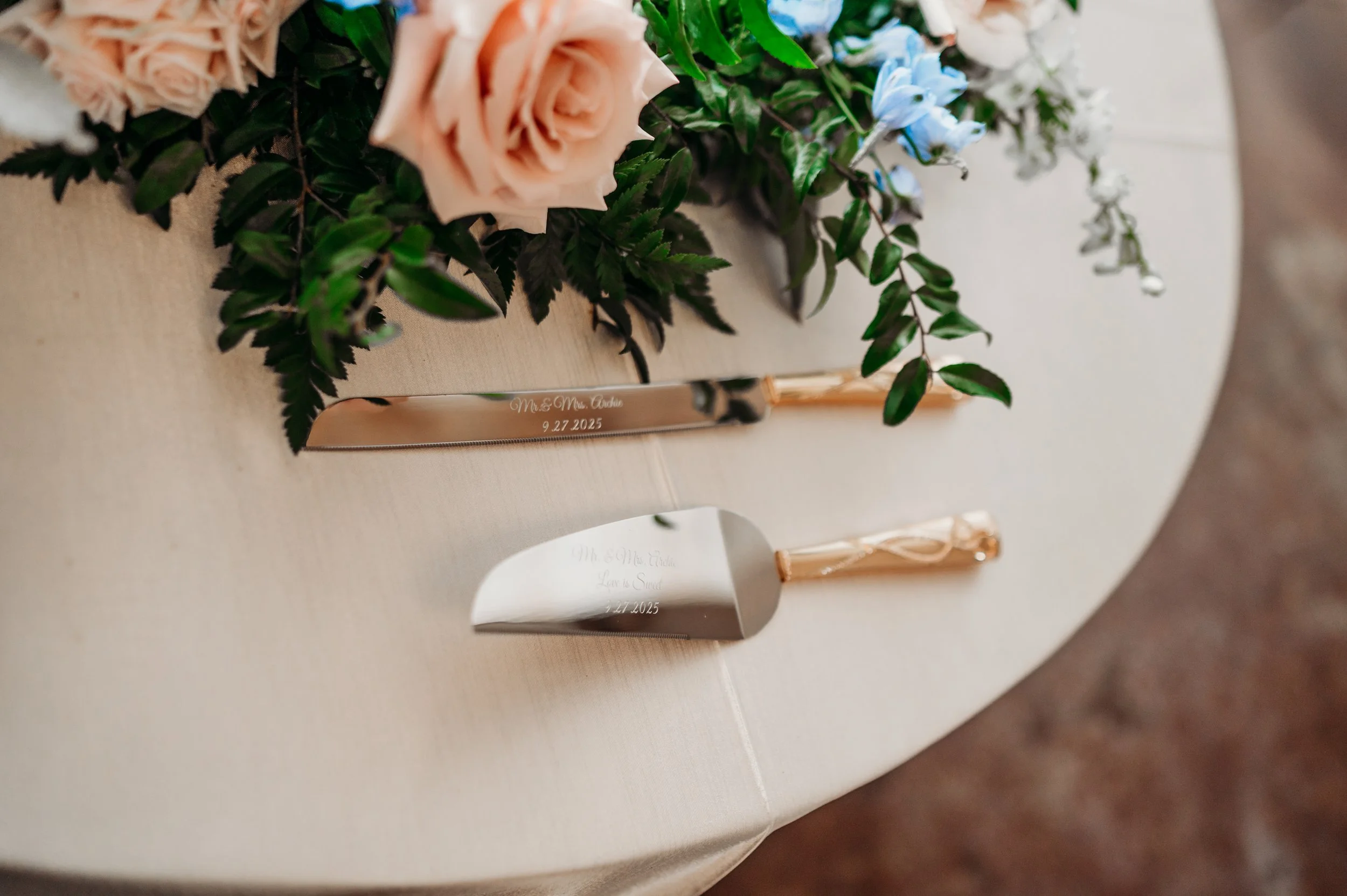 Chattanooga wedding florist blue white blush delphinium dahlia black bride summer florals garden style cake meadow