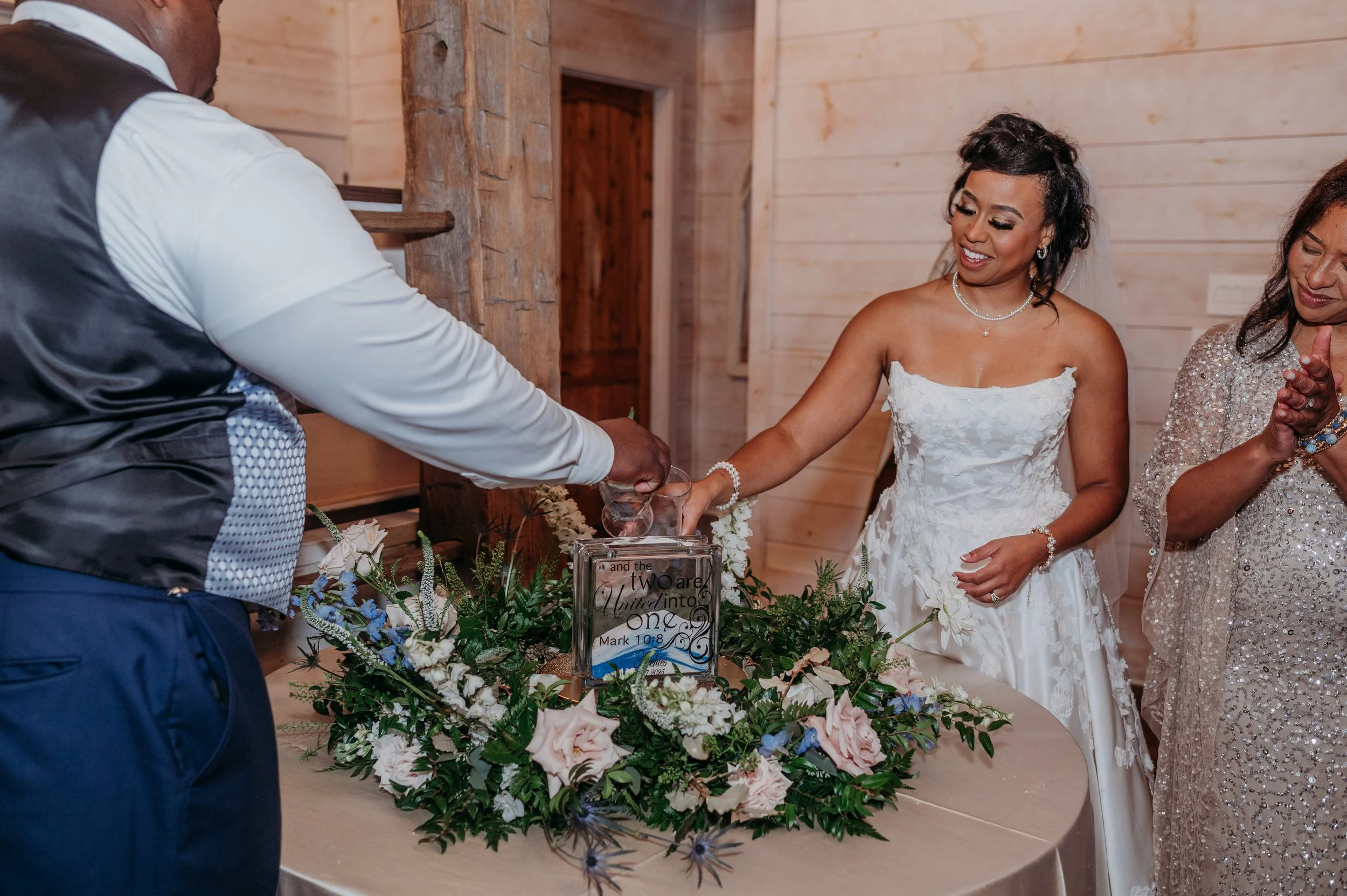 Chattanooga wedding florist blue white blush delphinium dahlia black bride summer florals garden style howe farms apple barn unity repurpose cake meadow