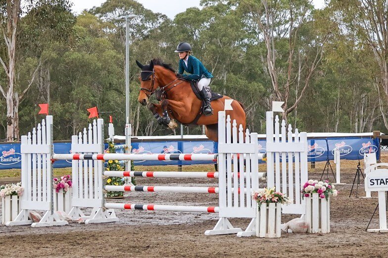 LG Amarillo and @jadaburgun.sj rounding off the weekend with very solid performances in the Emerald Series at the Australian Jumping Championships 2023 placing 2nd in round 2! Very exciting future ahead for this new partnership