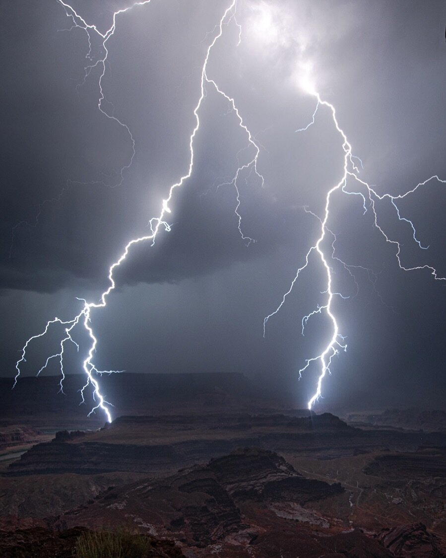 Lightning 🤝 Utah desert canyons

Starting to believe I should just become a desert monsoon storm chaser at this point. Zoom in to check out the landing point on the right bolt creating a star like effect as it lights up the canyon ridge. ⛈️ 

______