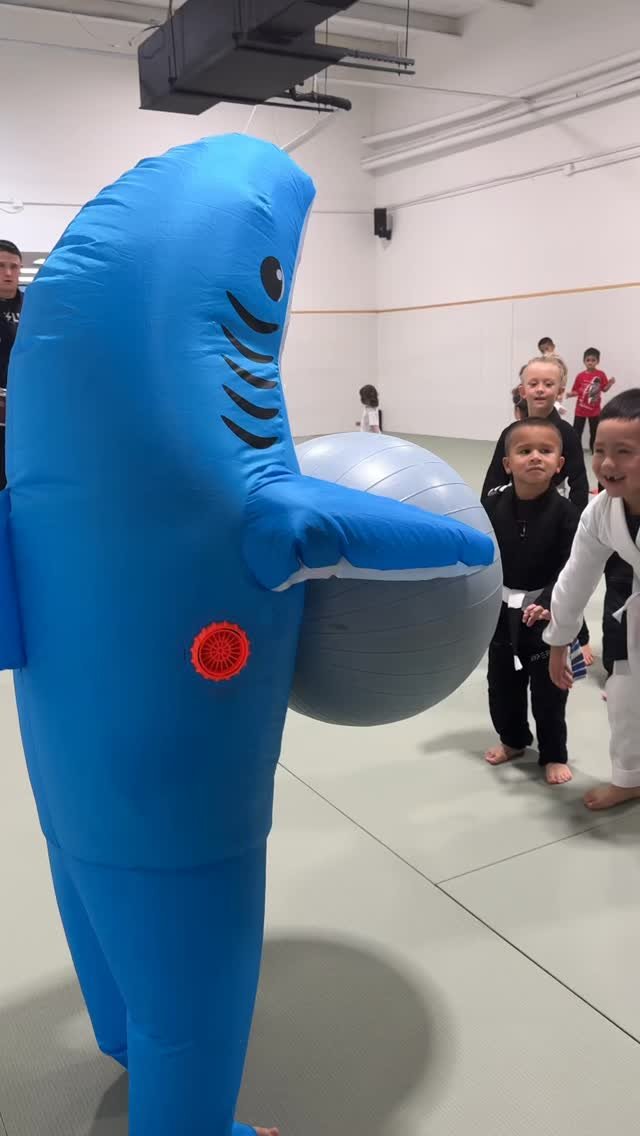 Tiny Champs vs 🦈 (Coach Riley)
😂😂😂