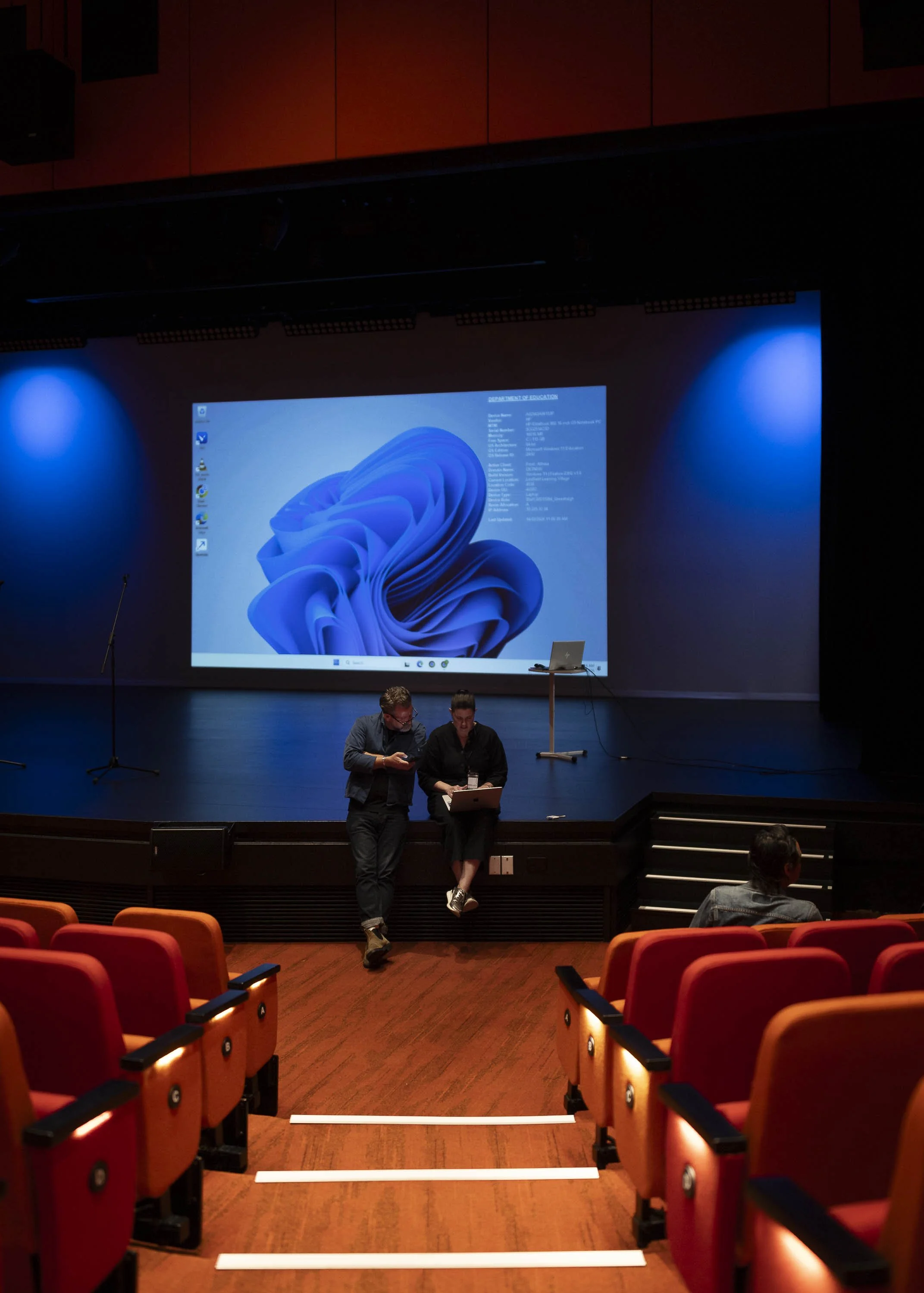 Kevin & Tim LLV-0367.jpg