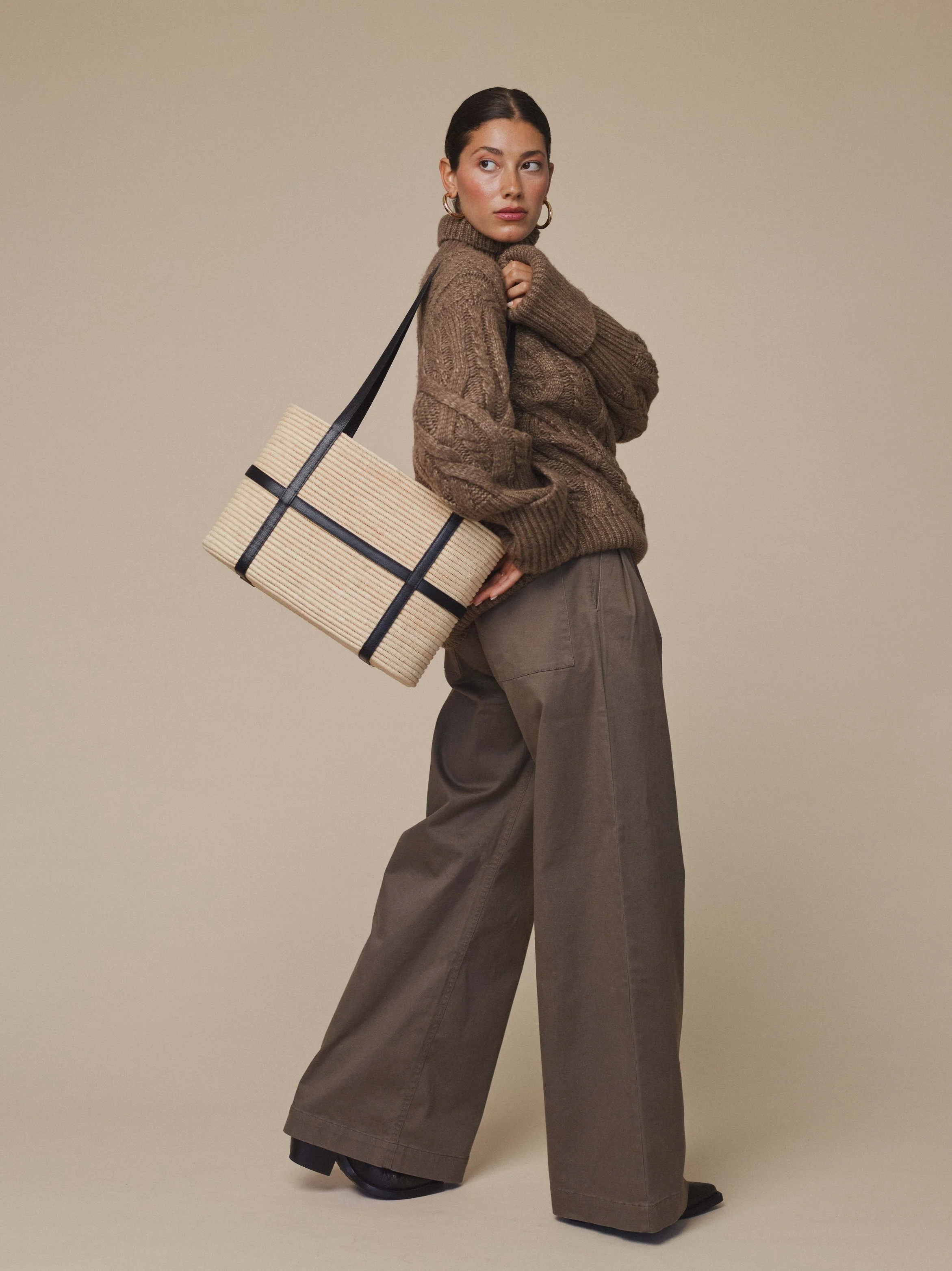 Day Bask | Raffia Basket Bag with Leather Straps | Black