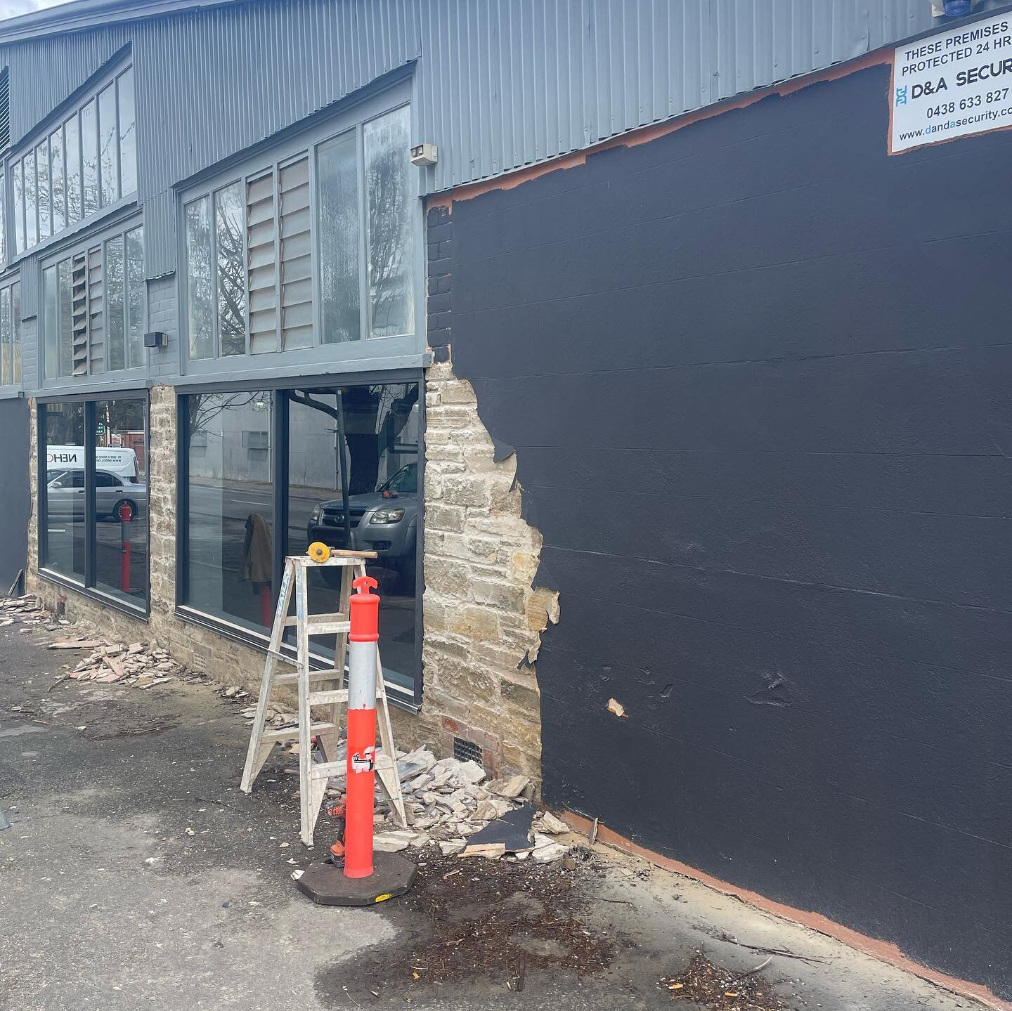 Making finishing progress back at the Lobethal Mill. Cement render removed and stone work pointed after a bit of tidying, love and redress. Limewash going on on the inside after flaking paint and blown flushing compounds removed. Really enjoying all 