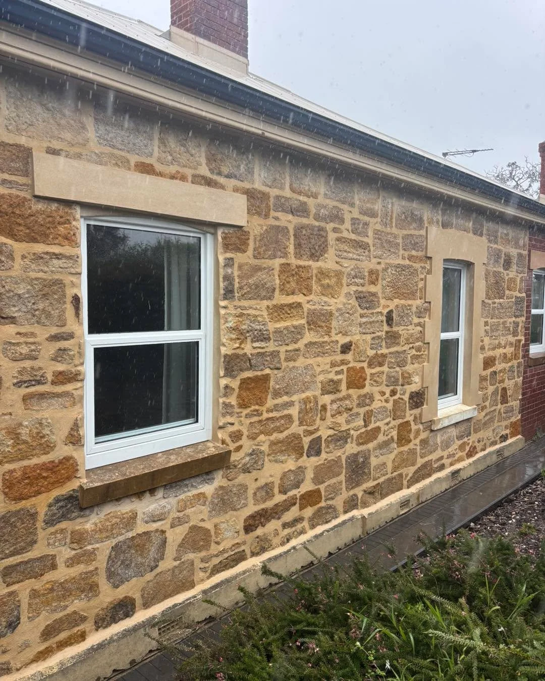 Bit of a transformation on this one In summertown. A home transformed and 10 weeks of my working life transformed. Wonderful job with wonderfully excited customers. Makes me proud of my hands and my journey. There&rsquo;s something about removing tir