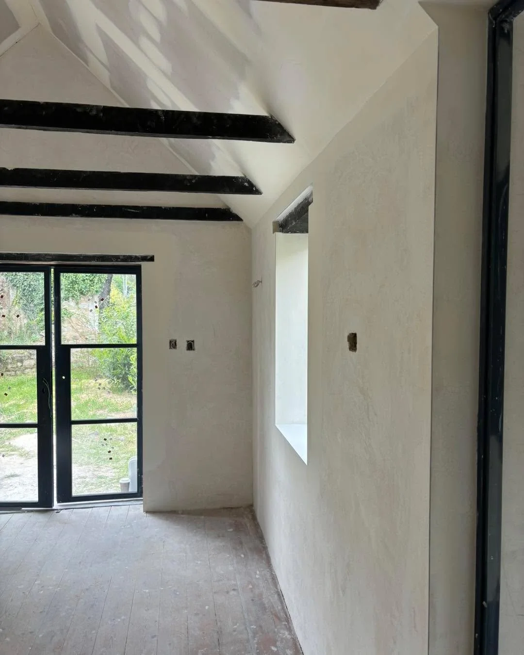 Almost a year has passed at the &lsquo;little&rsquo; folly in Aldgate and final lime plasters finished. Been a battle with the weather, access, water and drying times of the 8 ton of sand needed to level the 150 year old walls. Never in all the years