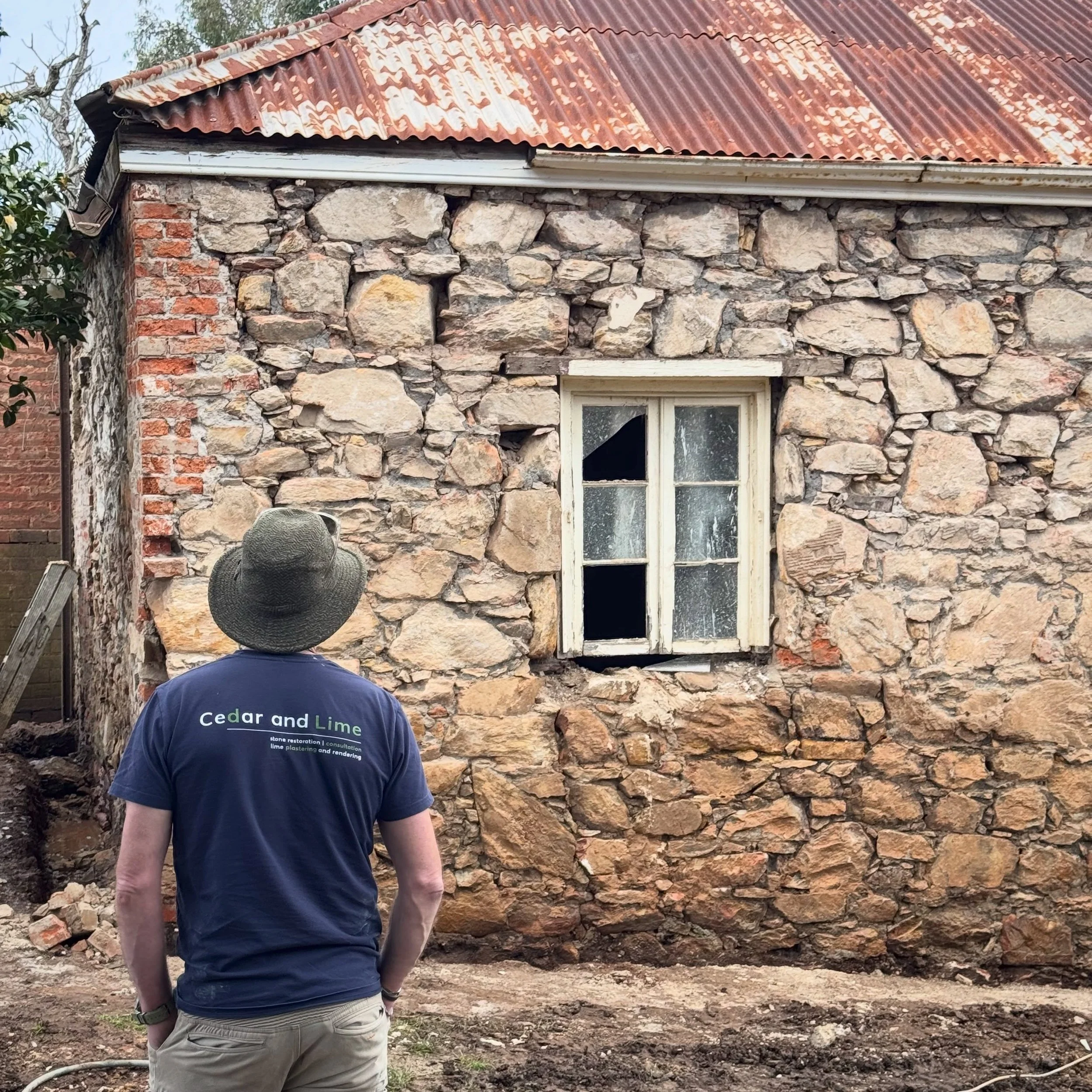 It&rsquo;s an ongoing conversation. If you listen, the building will start to reveal its story that will help guide the restoration process. 

#stonerestoration #heritage #southaustralia #cedarandlime #conversationswithwalls