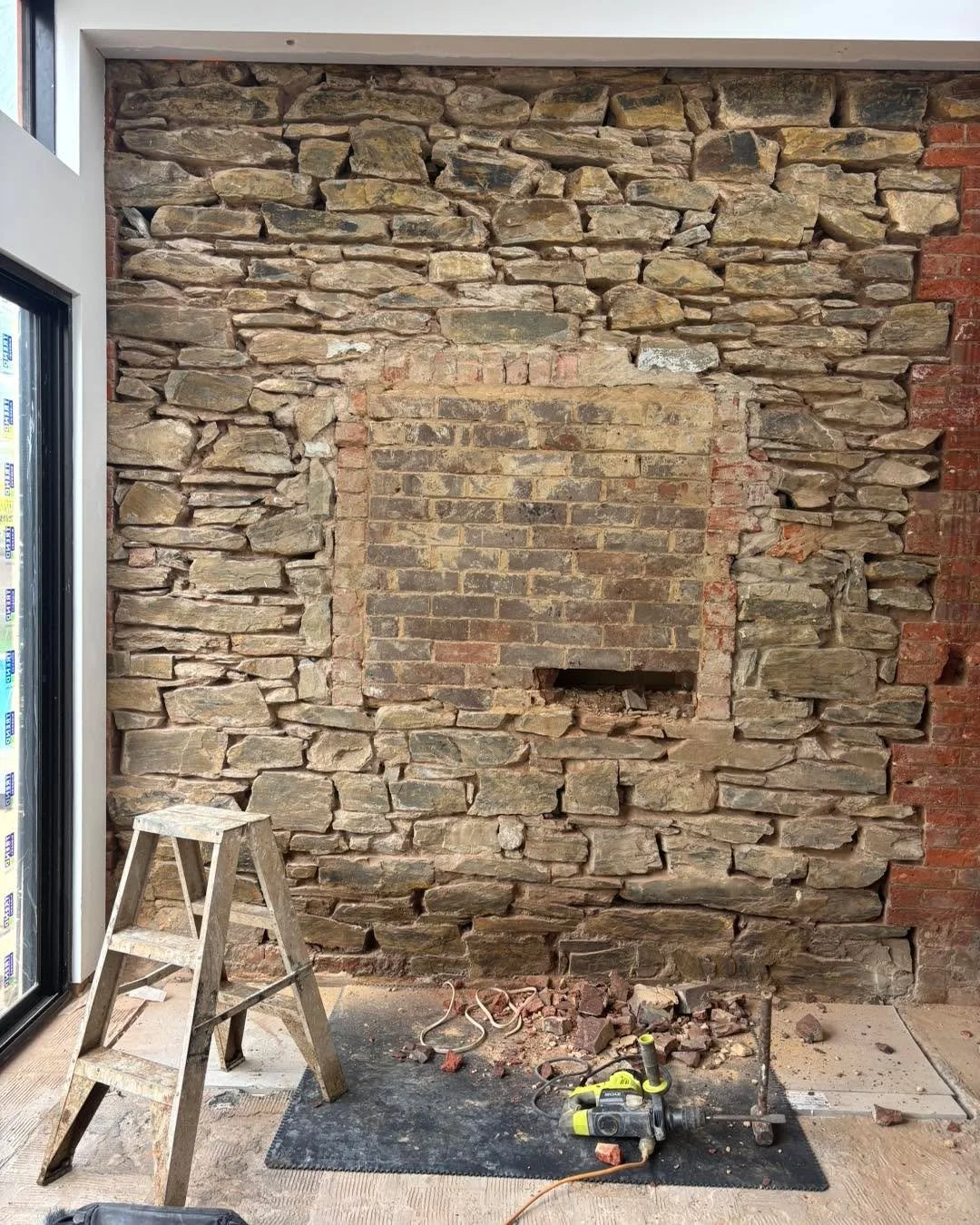 Good morning Monday. Little bit of stone fill in after brick removal. This one comes with an added Cedar and Lime new product me and Alison are launching. First of many customers hopefully. Watch this space for details!! Love a new product. Love my j