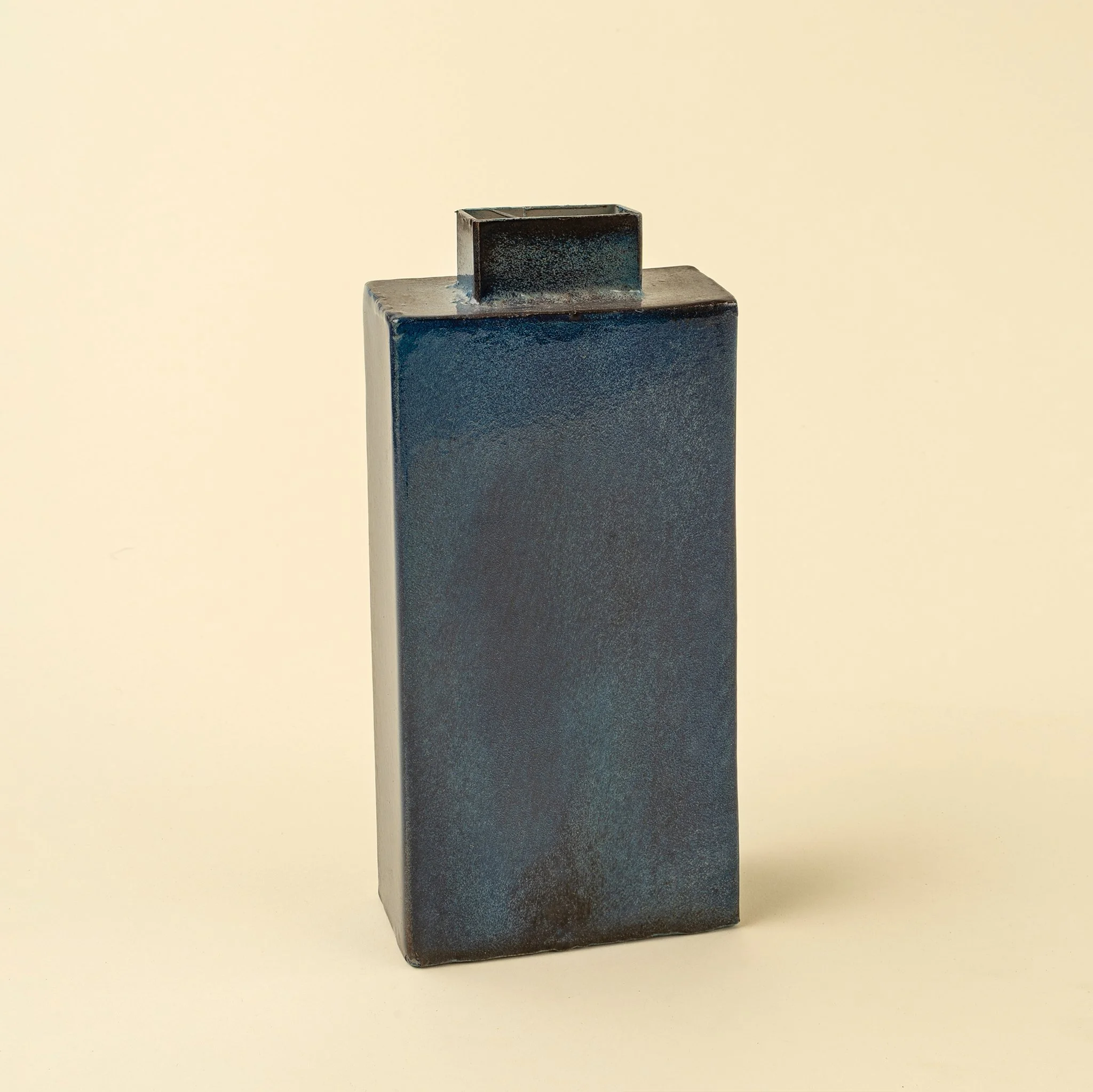 Forma Iron Vase L, Dark Blue