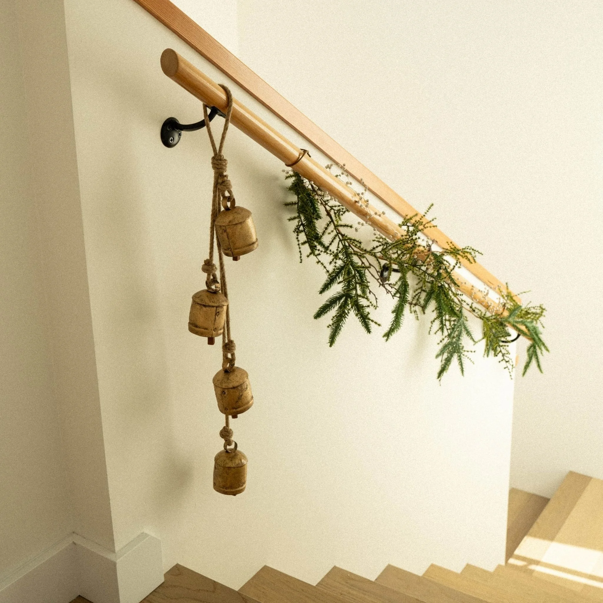 Rustic Bell Cascade L