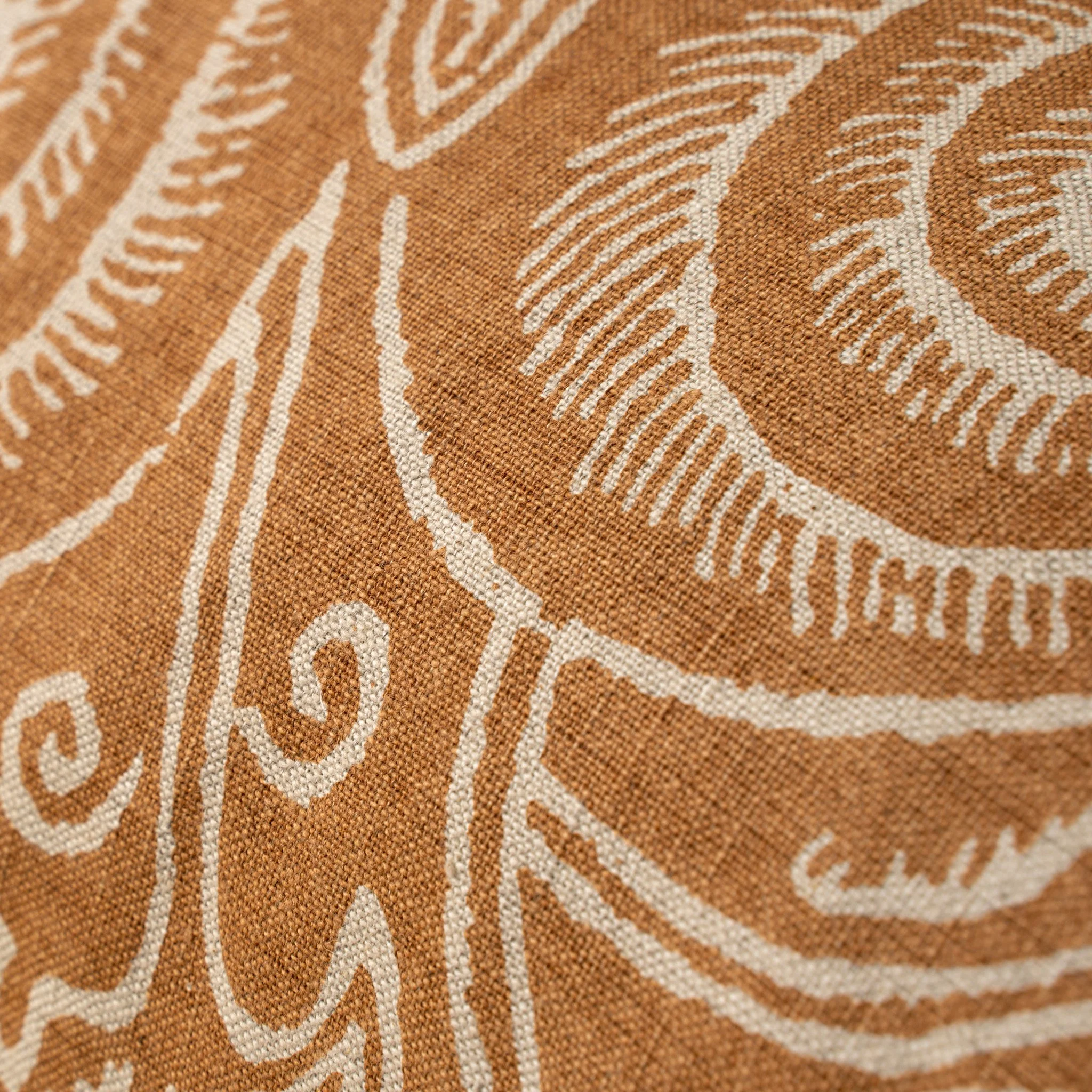 01-9916-C_3.jpg