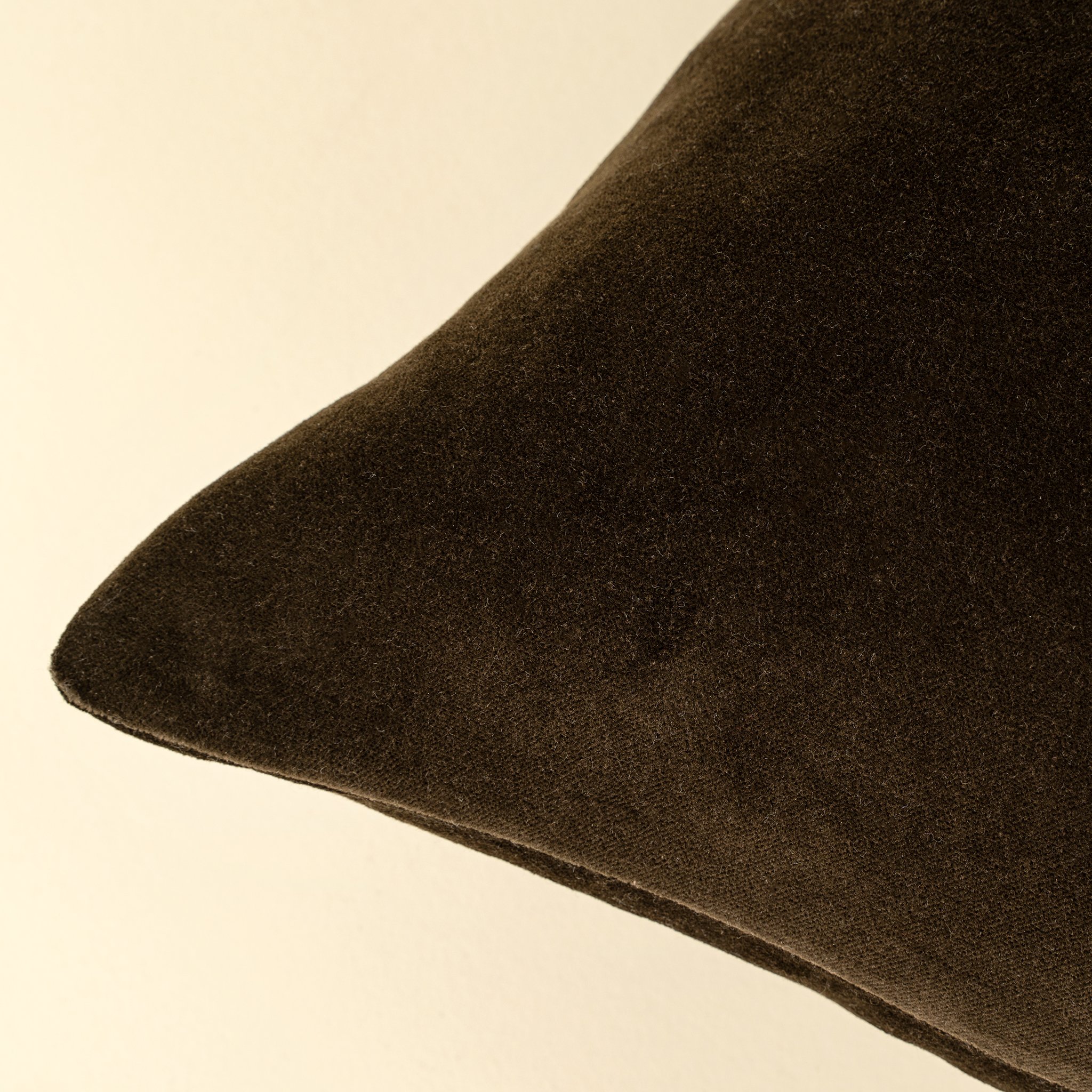01-8701-C_2.jpg