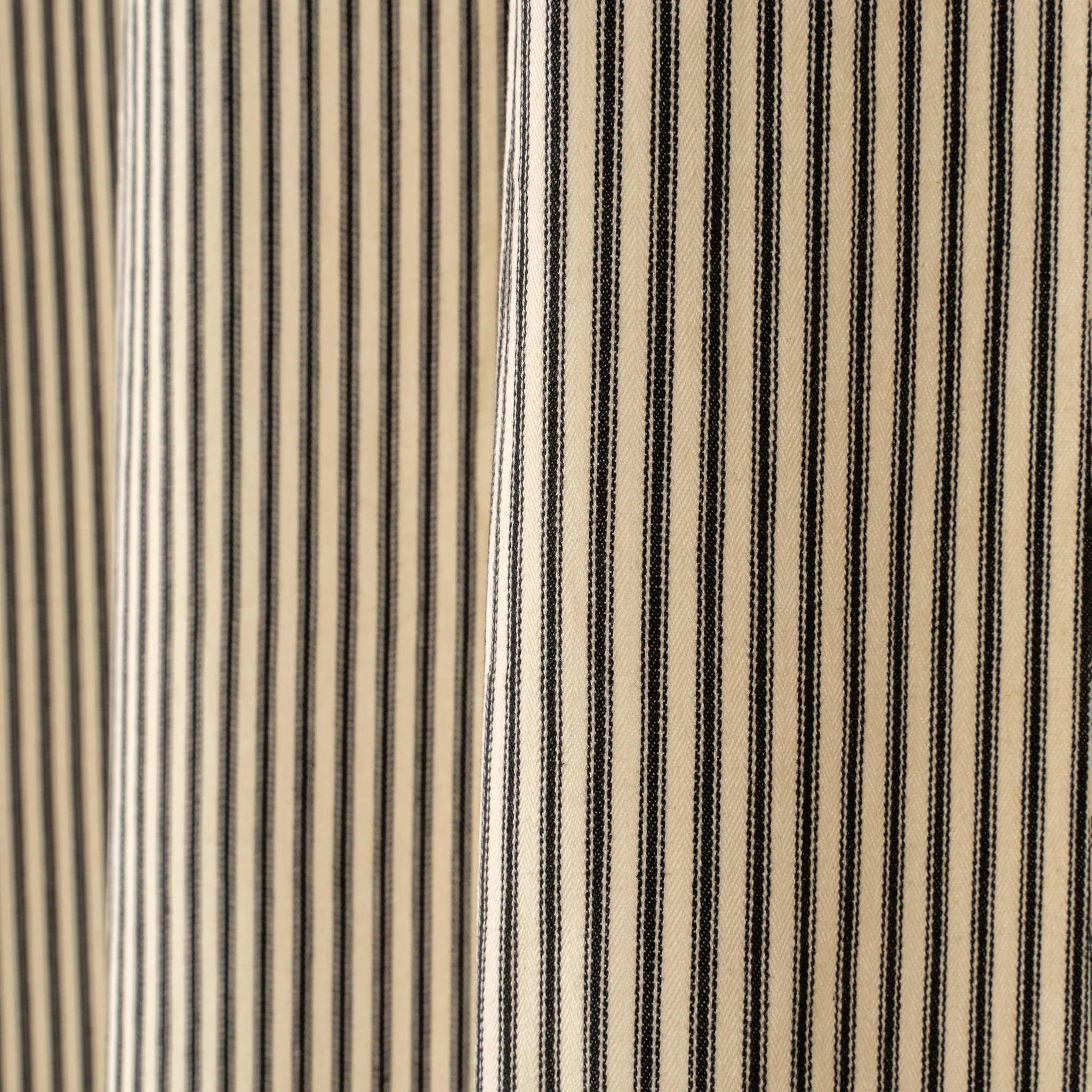 01-8184_2.jpg