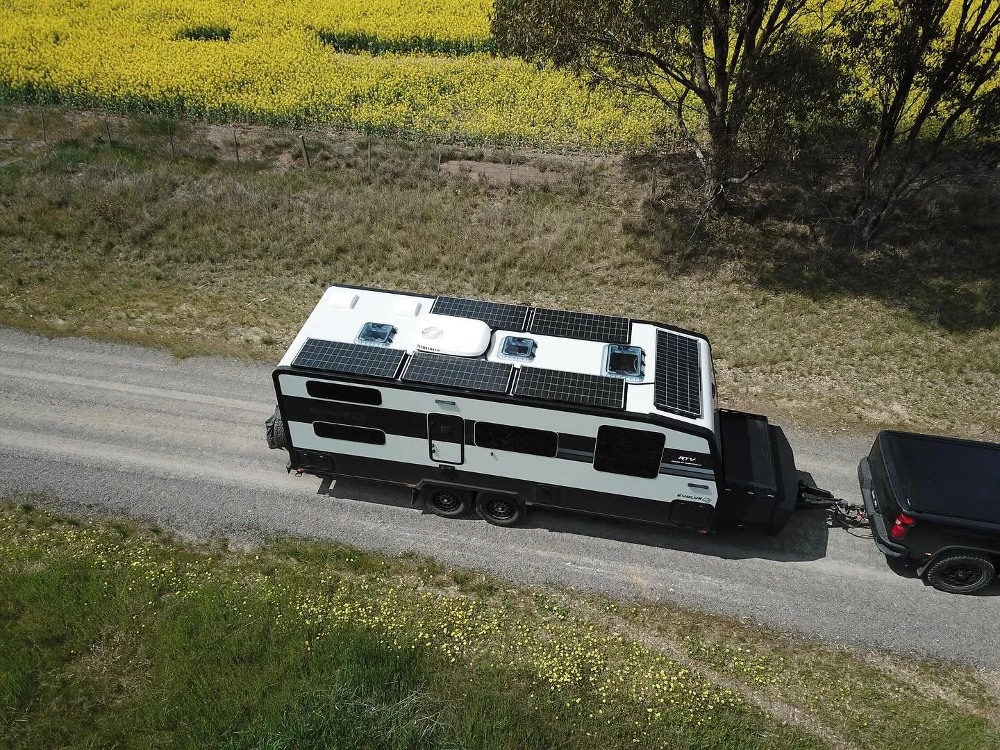 This caravan is powered by 1,350W of solar, designed with precision and a clean, professional layout&hellip; where flawless execution takes centre stage. 

#EvolveRV #CaravanningAustralia