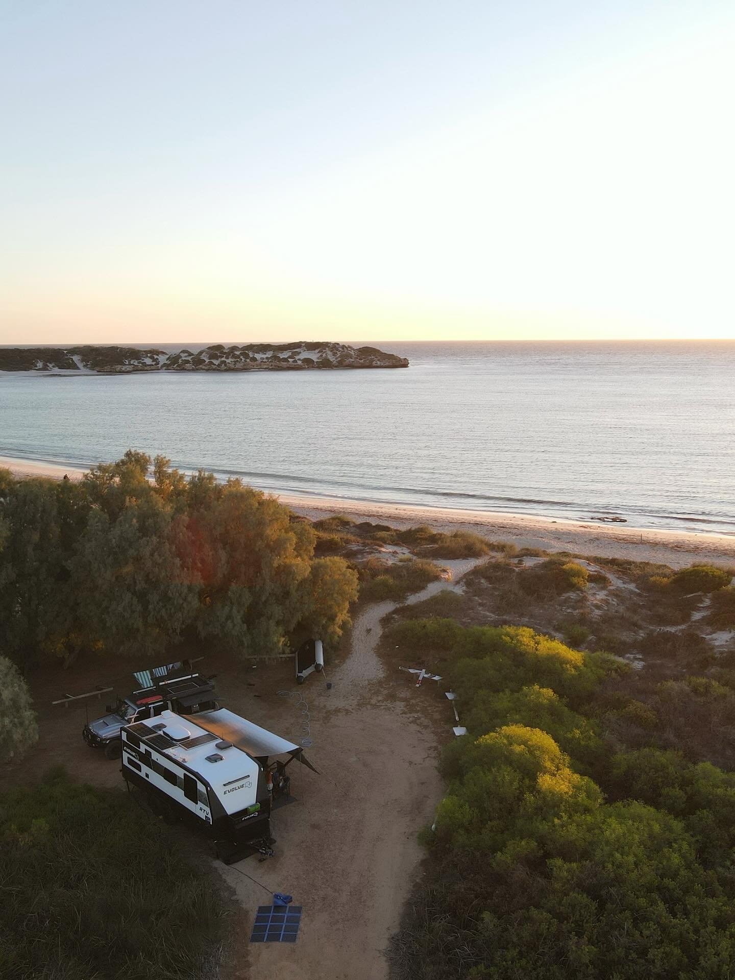 Where does everybody Summer? 😎 

#evolverv #vanlife #caravanningwithkids #caravanningaustralia #seeaustralia #exploremore #worryless #greynomadsaustralia #greynomads #vanfam #vanfamily