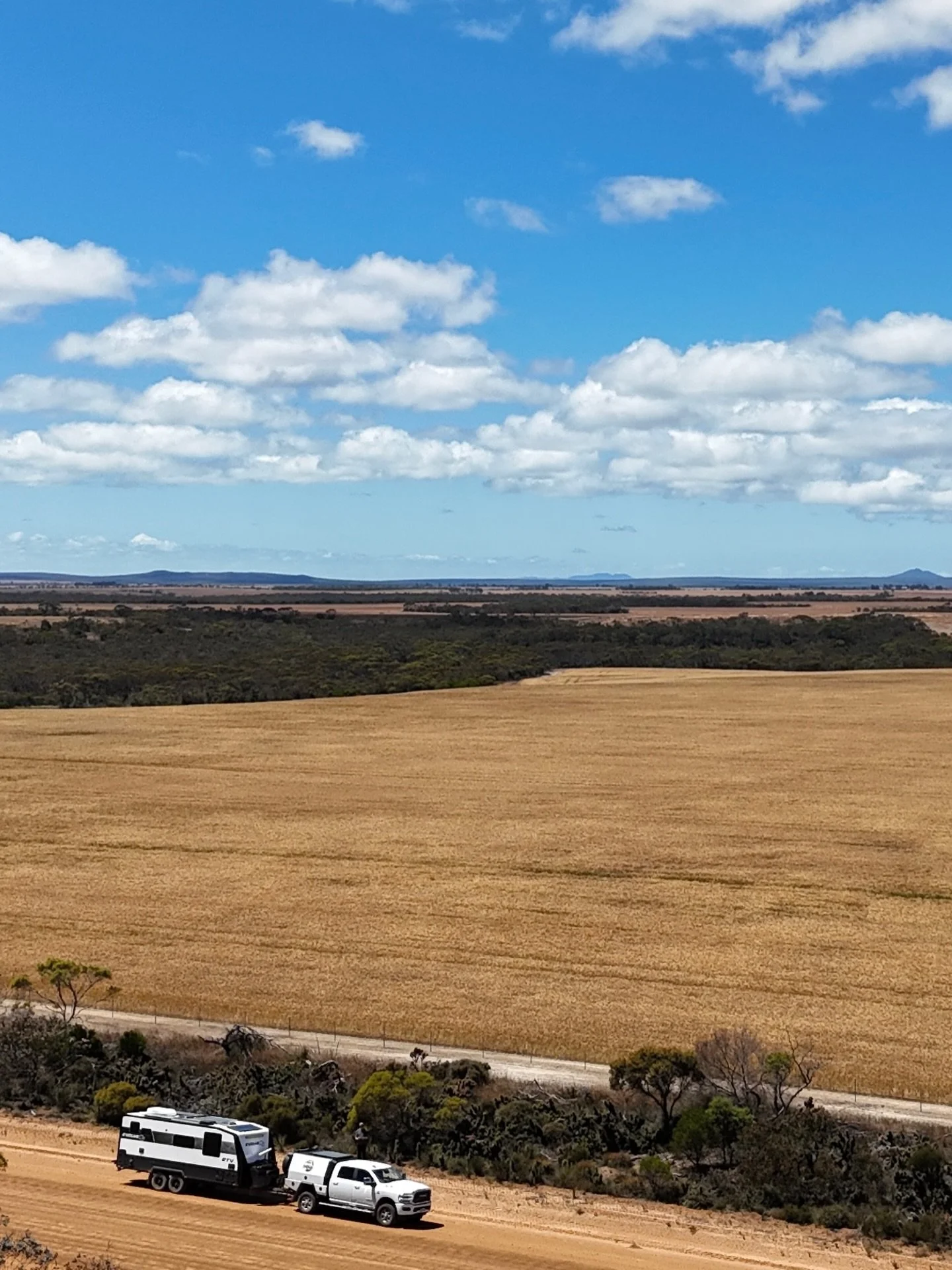 See Australia your way&hellip; your road, your rules, your destination. 🇦🇺 @daveandniksadventures 

#evolverv #caravanningaustralia #vanlifeoz #vanlifeadventures