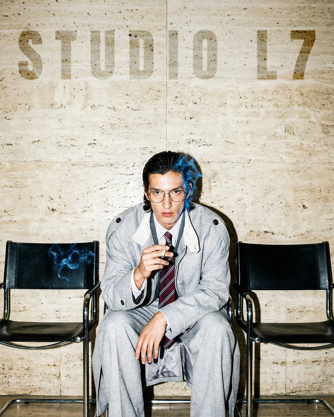 Most of life happens in-between &mdash;
between meetings, between stations, between who you have to be and who you actually are.

This trench is made for those in-between hours:
easy shoulders, soft volume, and enough structure to feel dressed withou