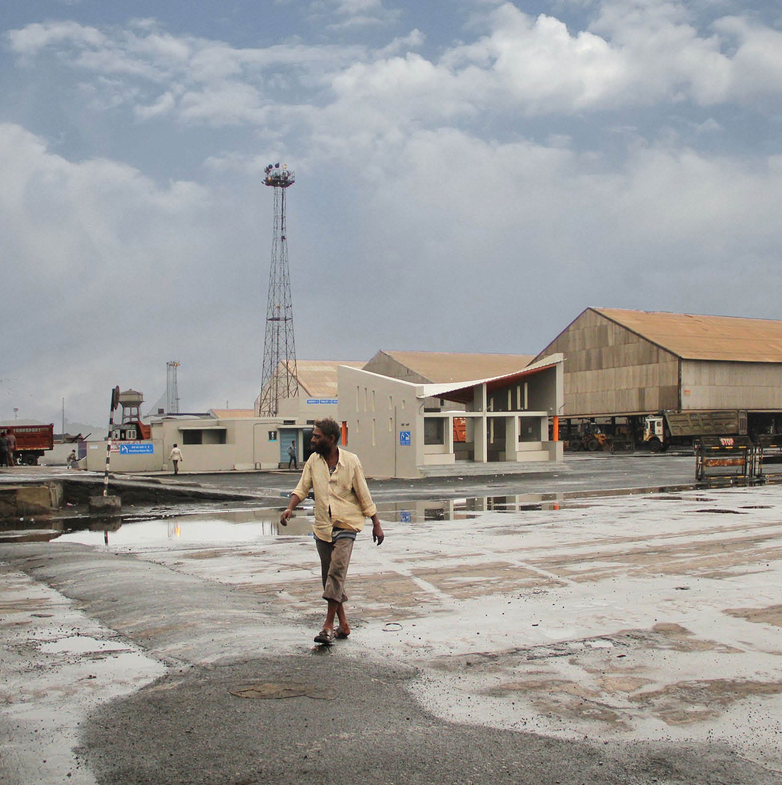 shelter room at kandla port 2.jpg
