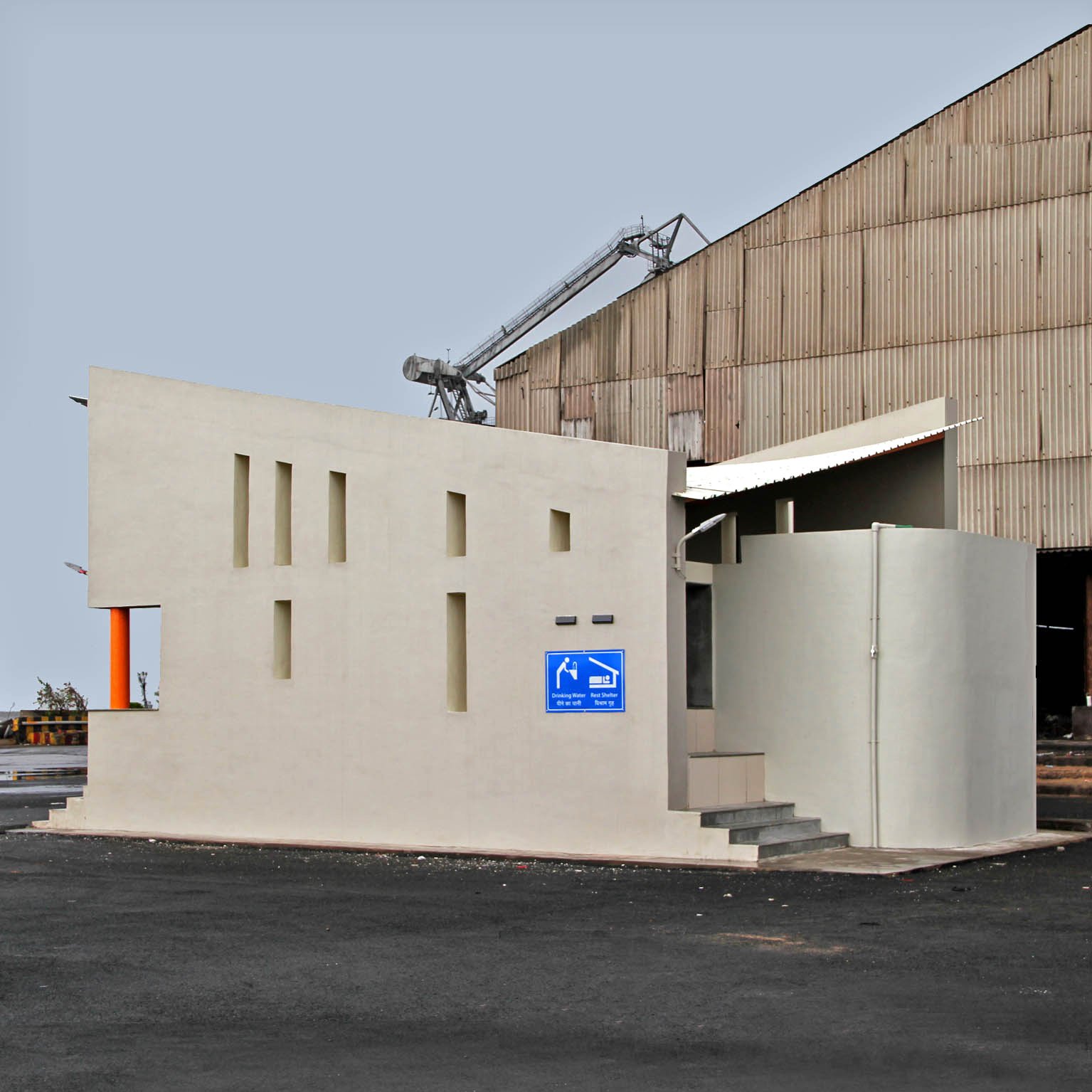 shelter room at kandla port 1.jpg