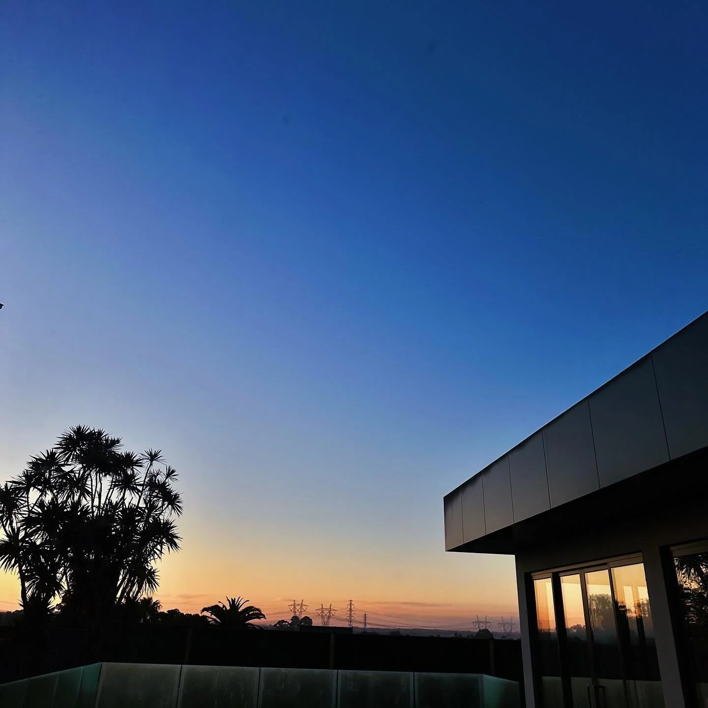 Lil dump over the last few weeks ❤️&zwj;🔥🔒 

This month has reminded me that life HAPPENS. November has been wholesome, beautiful and chaotic to say the least. 

Despite a house move, a new puppy and a new coach, years of building fitness and nutri