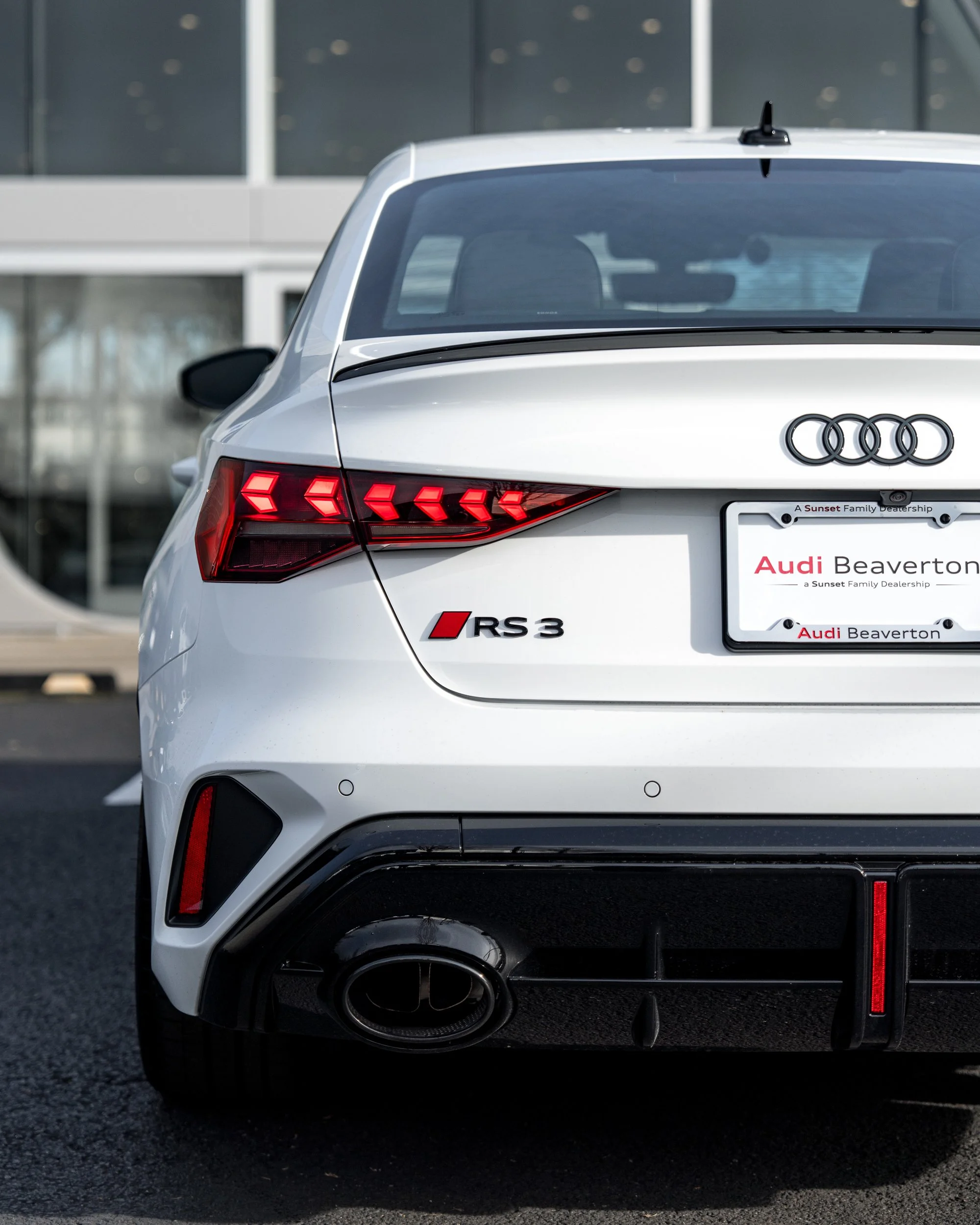 NU0347 outfront-7.jpg