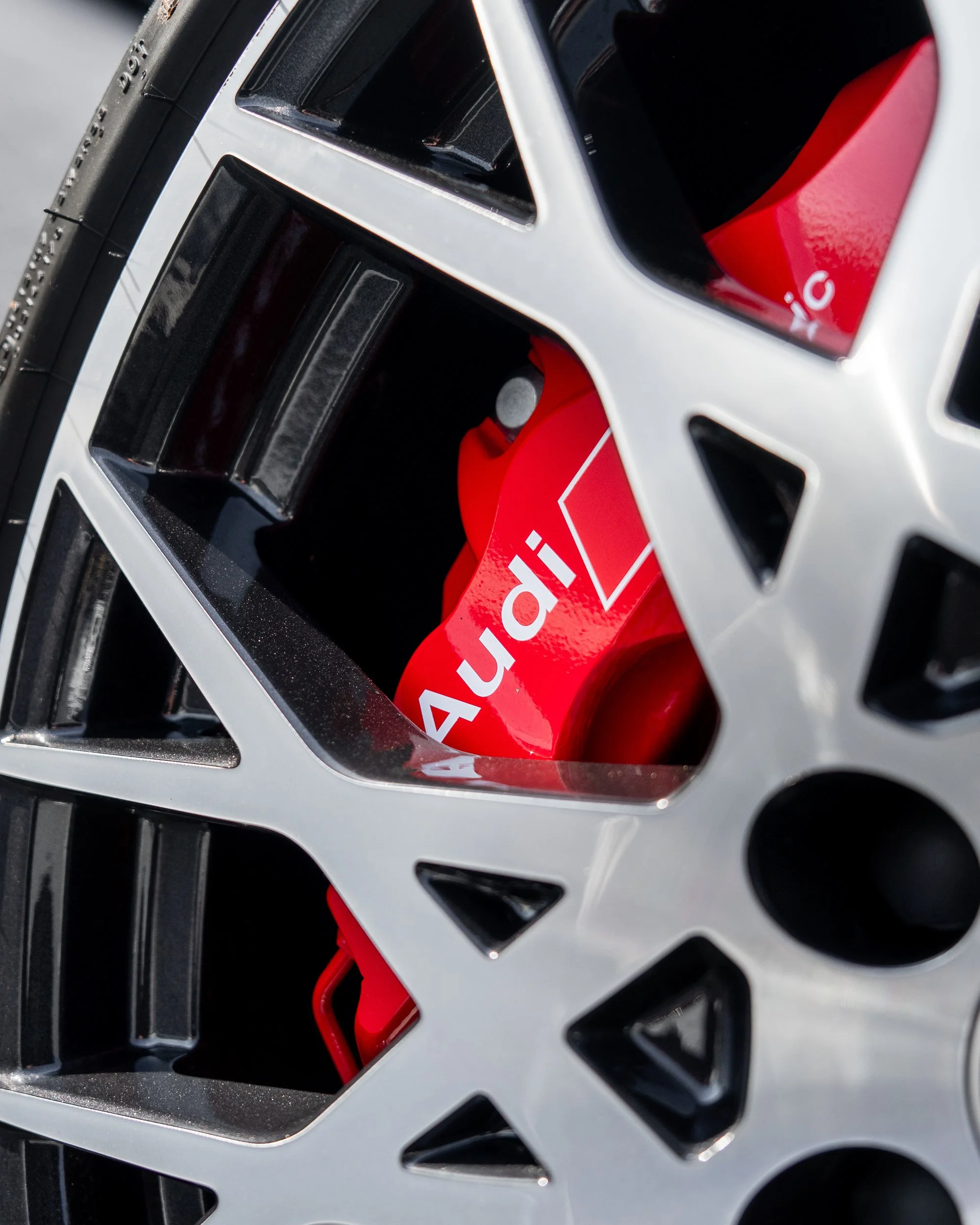 NU0347 outfront-4.jpg