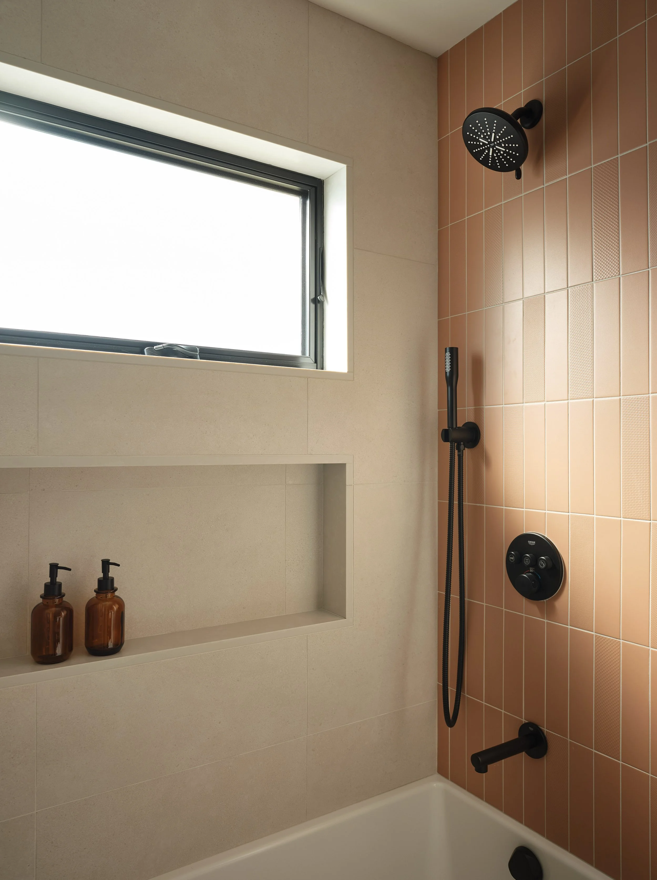 952CastleHill_GBath_06.jpg