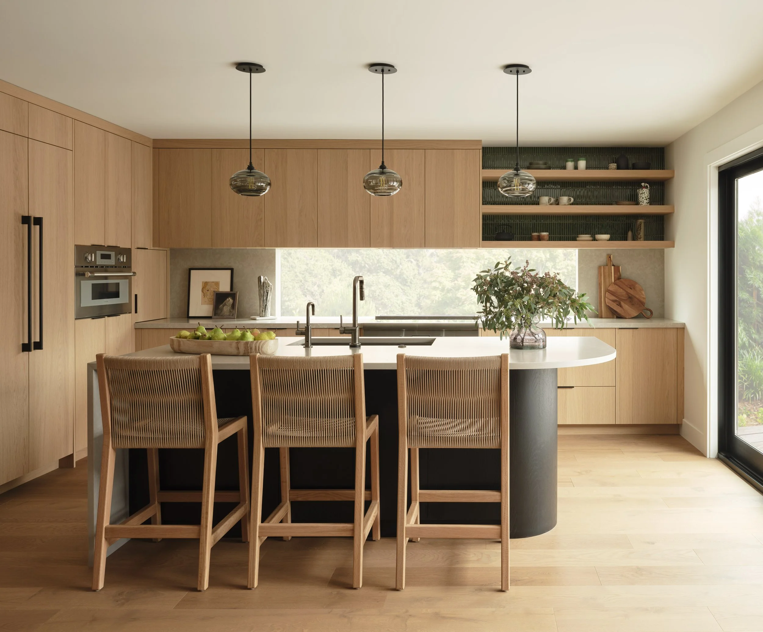952CastleHill_Kitchen_01.jpg