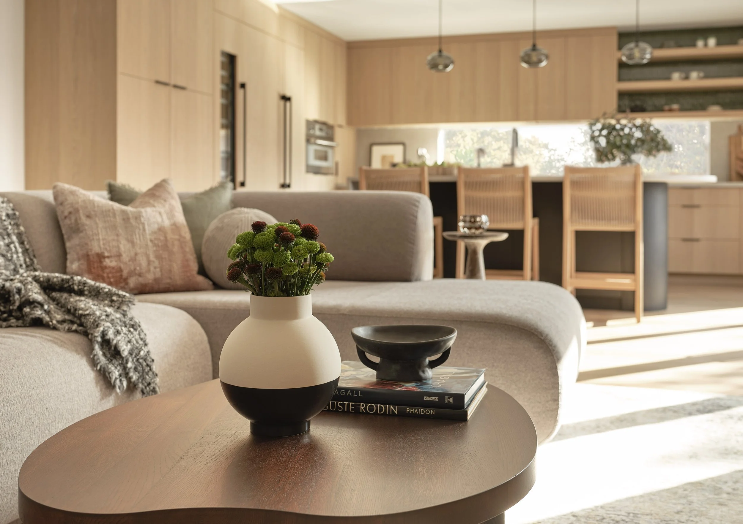 952CastleHill_Living_03.jpg