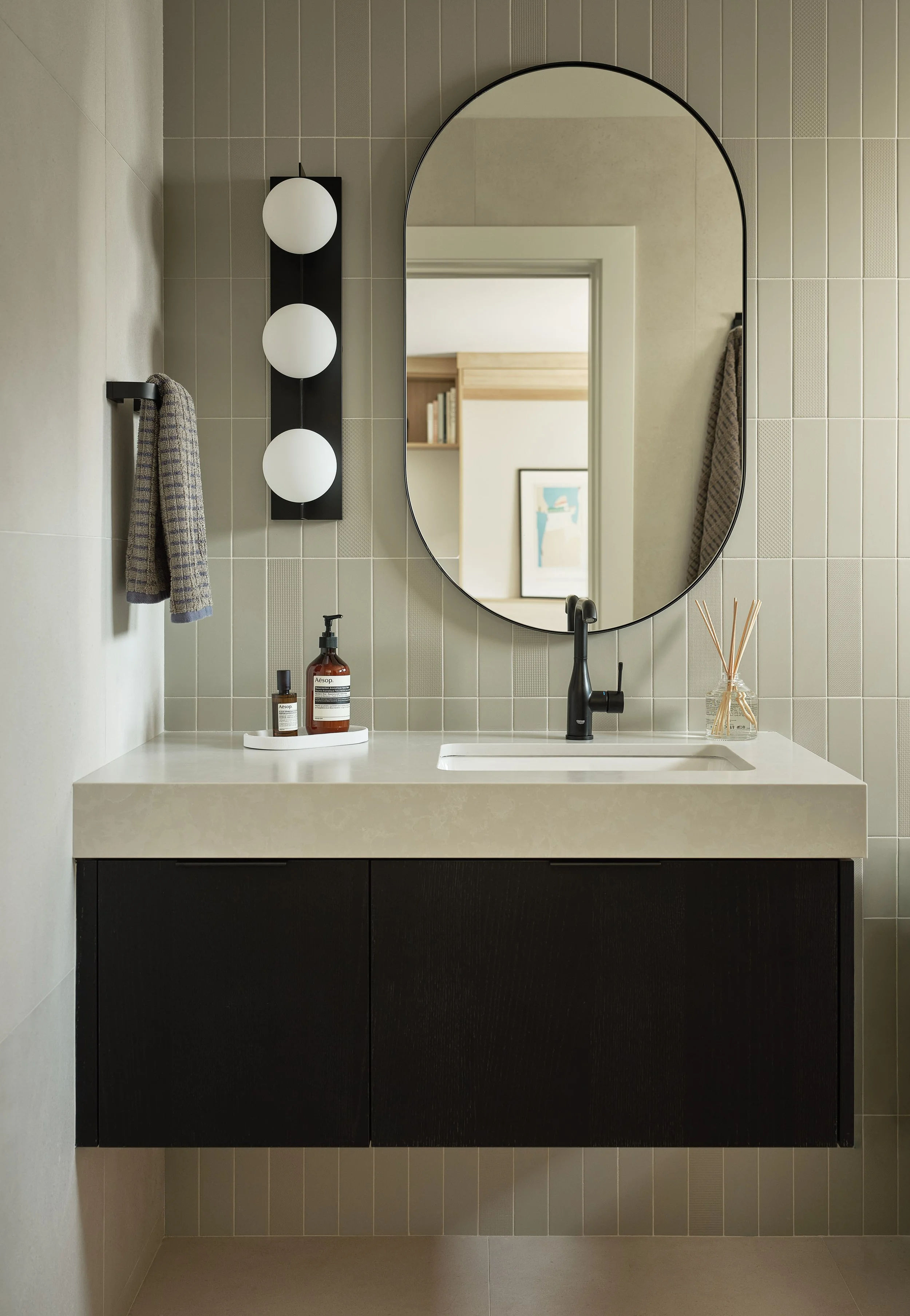 952CastleHill_GBath_02.jpg