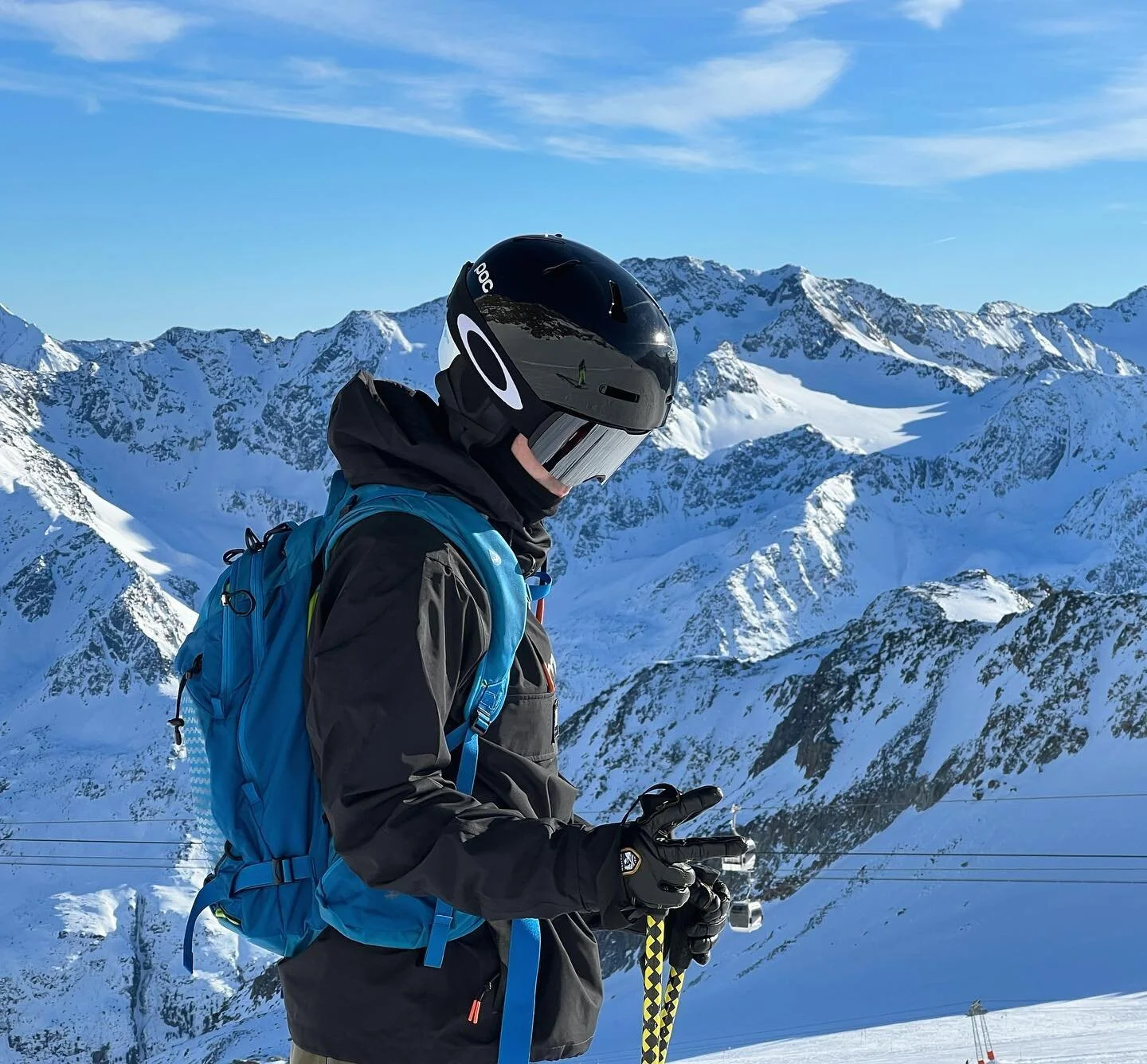 2022, let’s go! Wish everyone a happy new year!
#sölden #solden #gurgl #obergurgl #austria #austria🇦🇹 #österreich #osterreich #tyrol #tirol #skiing #skiingday #skiingisfun #skiingislife #skiingfun #bluebird #bluebirdday #ötzta