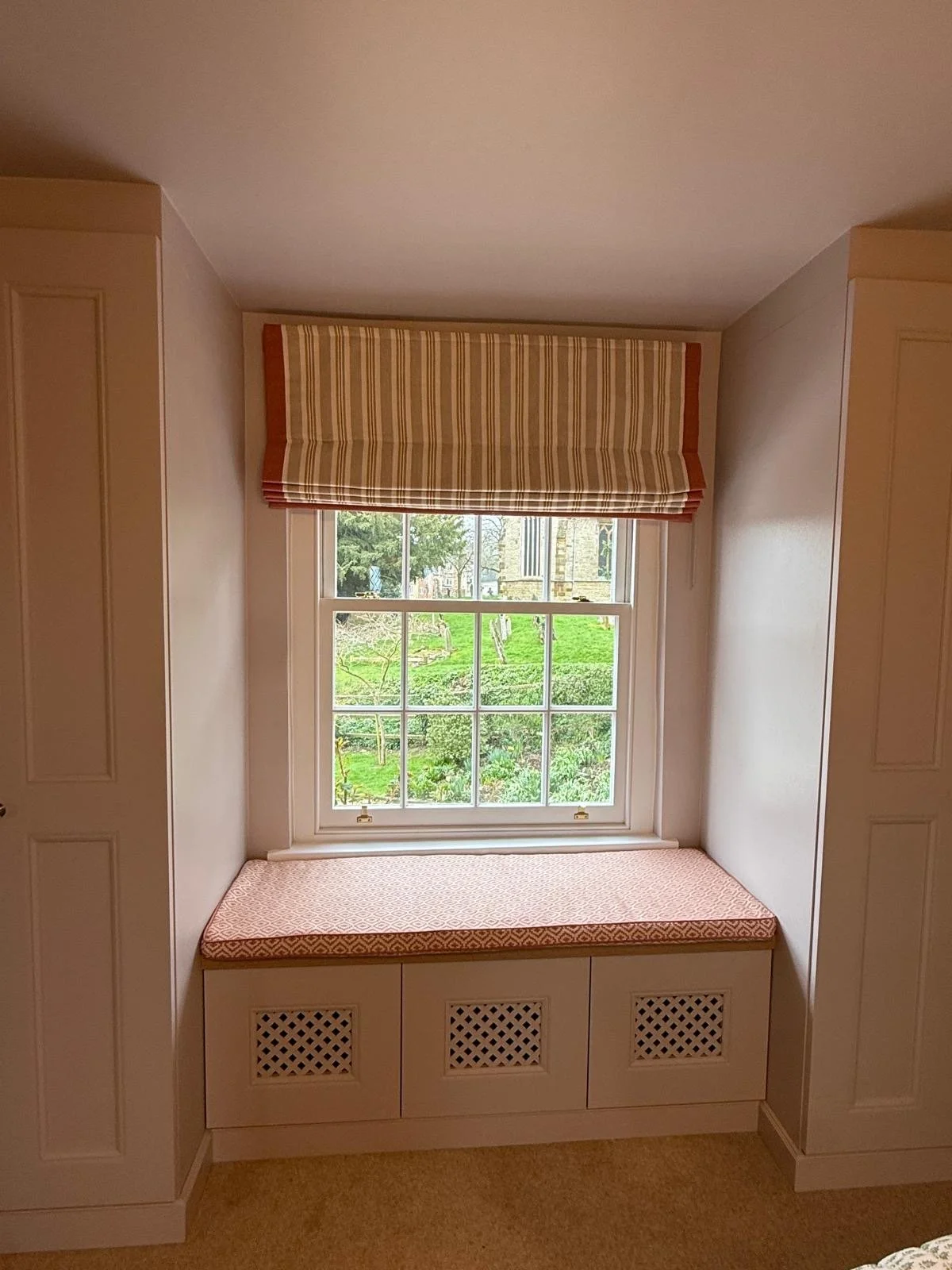 scatter cushions for beds, scatter cushion covers, scatter cushions for sofas, scatter cushions uk, covers UK, made in the UK , handmade, Cushions for sofa, cushions for bed, cushion seal, outdoor cushions, cushion pads 