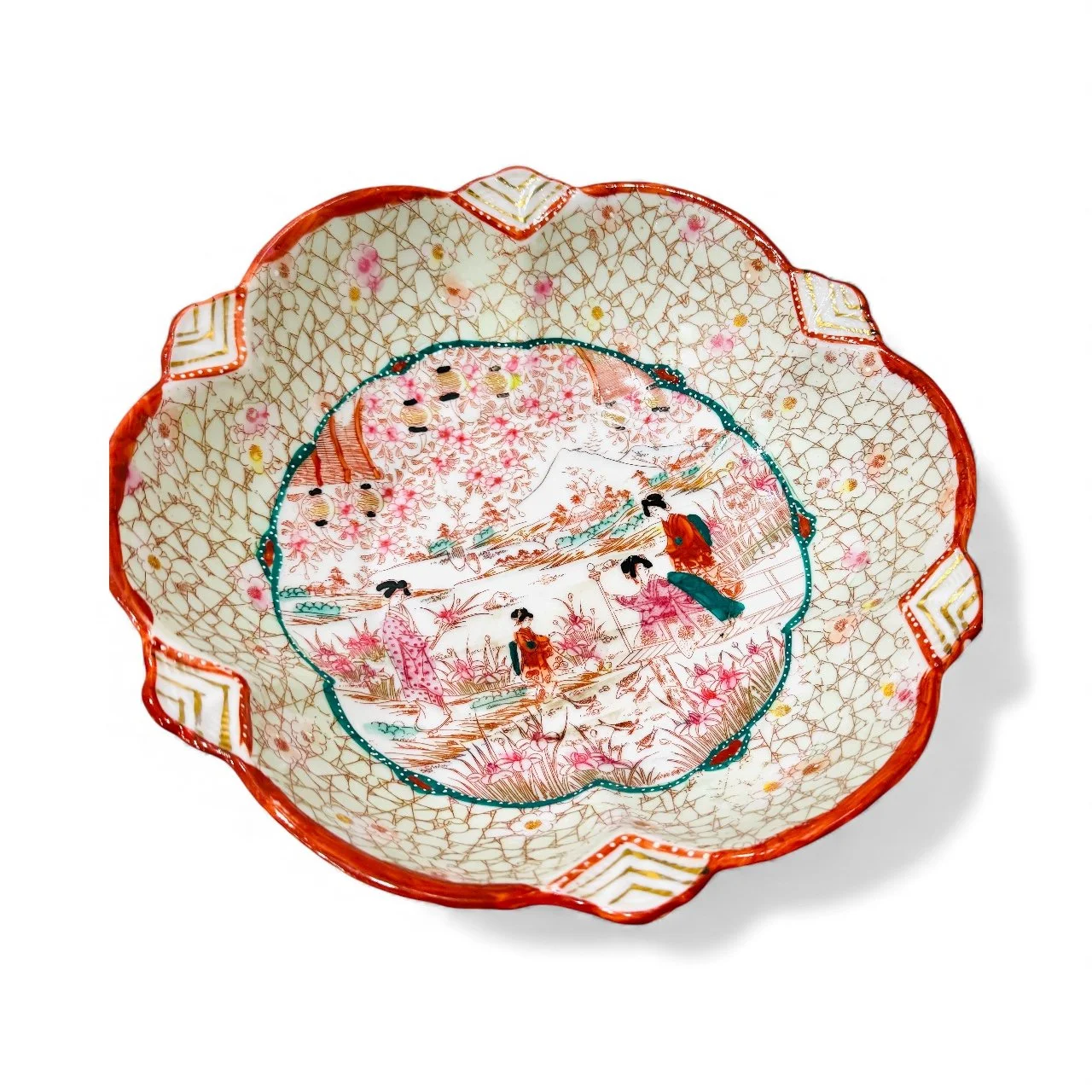 Japanese Kutani-Style Scalloped Porcelain Bowl