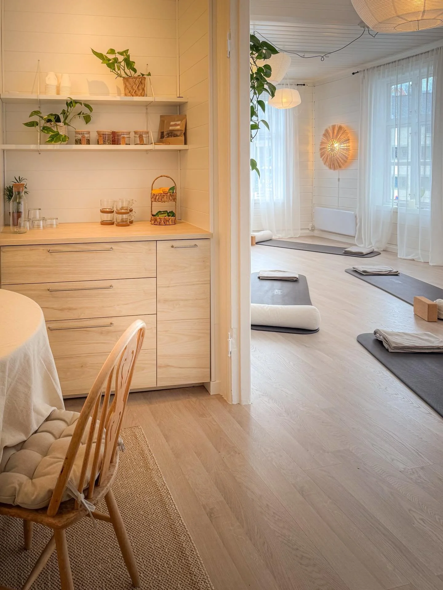 Vi har flyttet inn i nye lokaler, og vi kommer derfor ogs&aring; til &aring; utvide timeplanen med flere nye kurs og eventer etter p&aring;ske 👏🏼 

Vi gleder oss til &aring; skape enda mer fellesskap, samhold og n&aelig;rende opplevelser i nytt stu