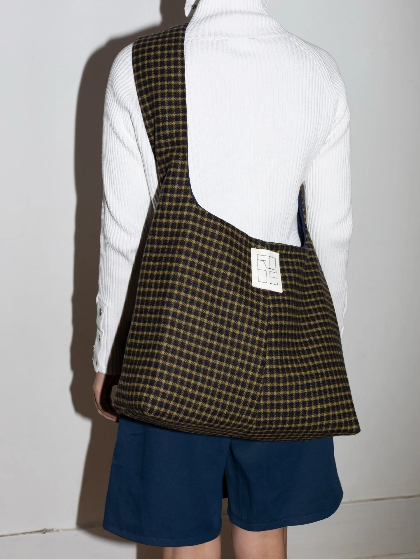 Our Crossbody Classic in Green Checkered Wool. One of our personal favorites.

&mdash;
Photography @annakinaphotography
Styling @nerostudioss 
Model @leasophieste