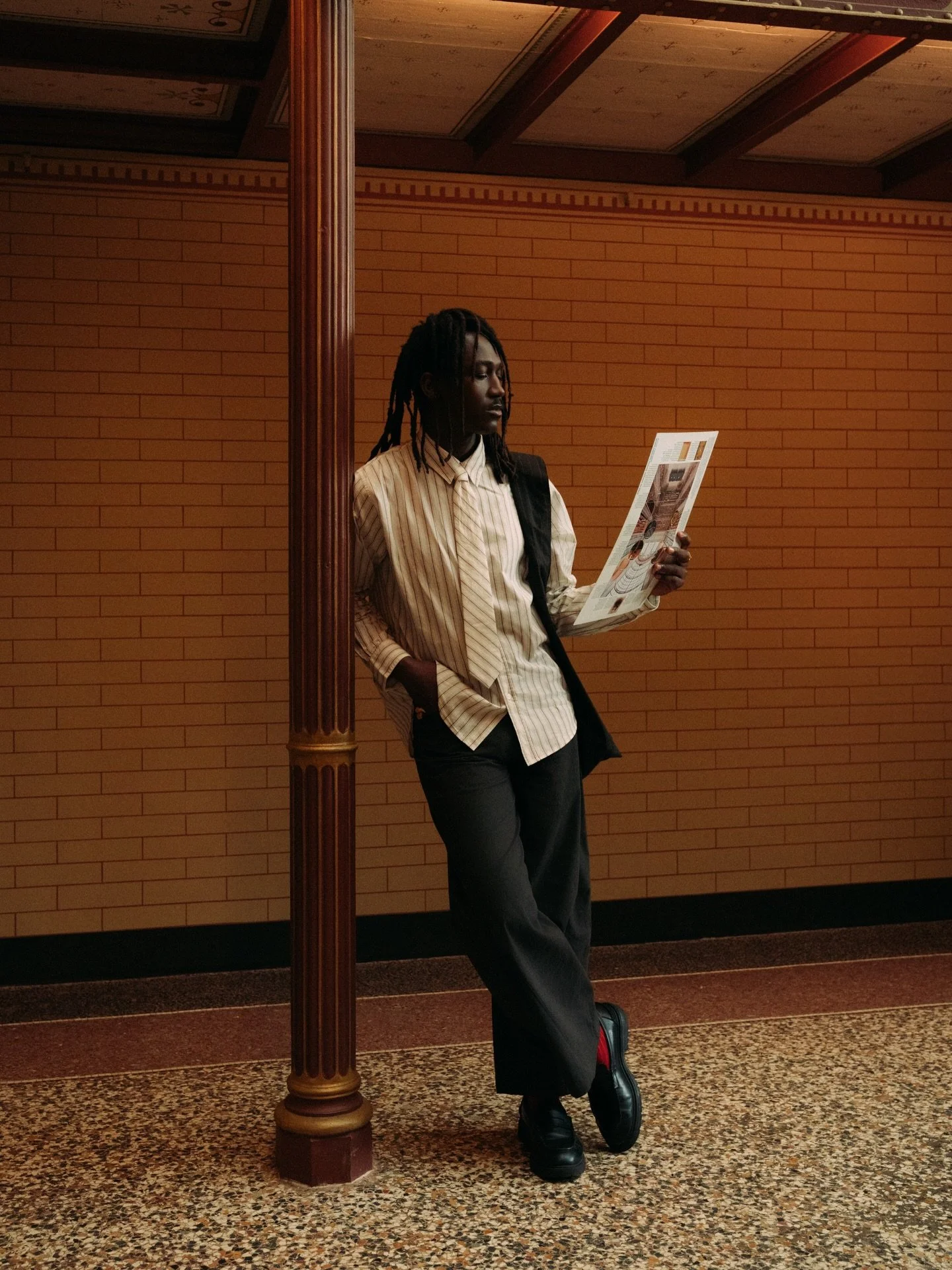 An afternoon at @rijksmuseum &mdash; a beautiful shoot by @anigroeg.ph &amp; @raniyakeee featuring our ROOS Crossbody Classic, among other amazing local brands. 

Pants @soco.world
Shirt @klasamsterdam

Photographer @anigroeg.ph 
Styling @raniyakeee 